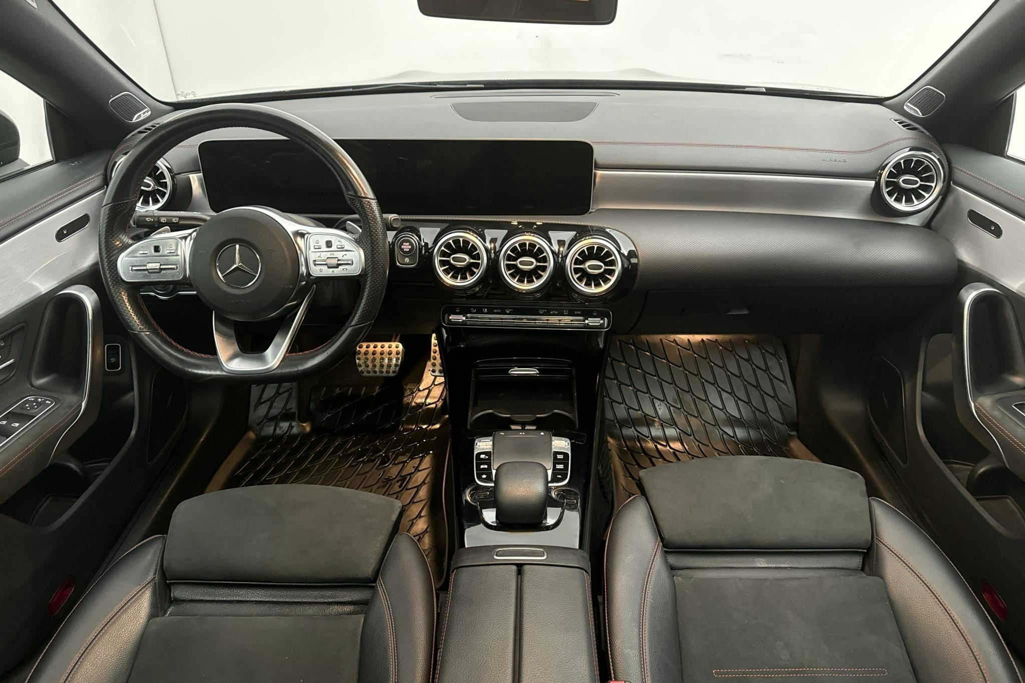 Mercedes CLA 200 Shooting Brake X118 (163hk) - 75 470 km - Automatic - black - 2020