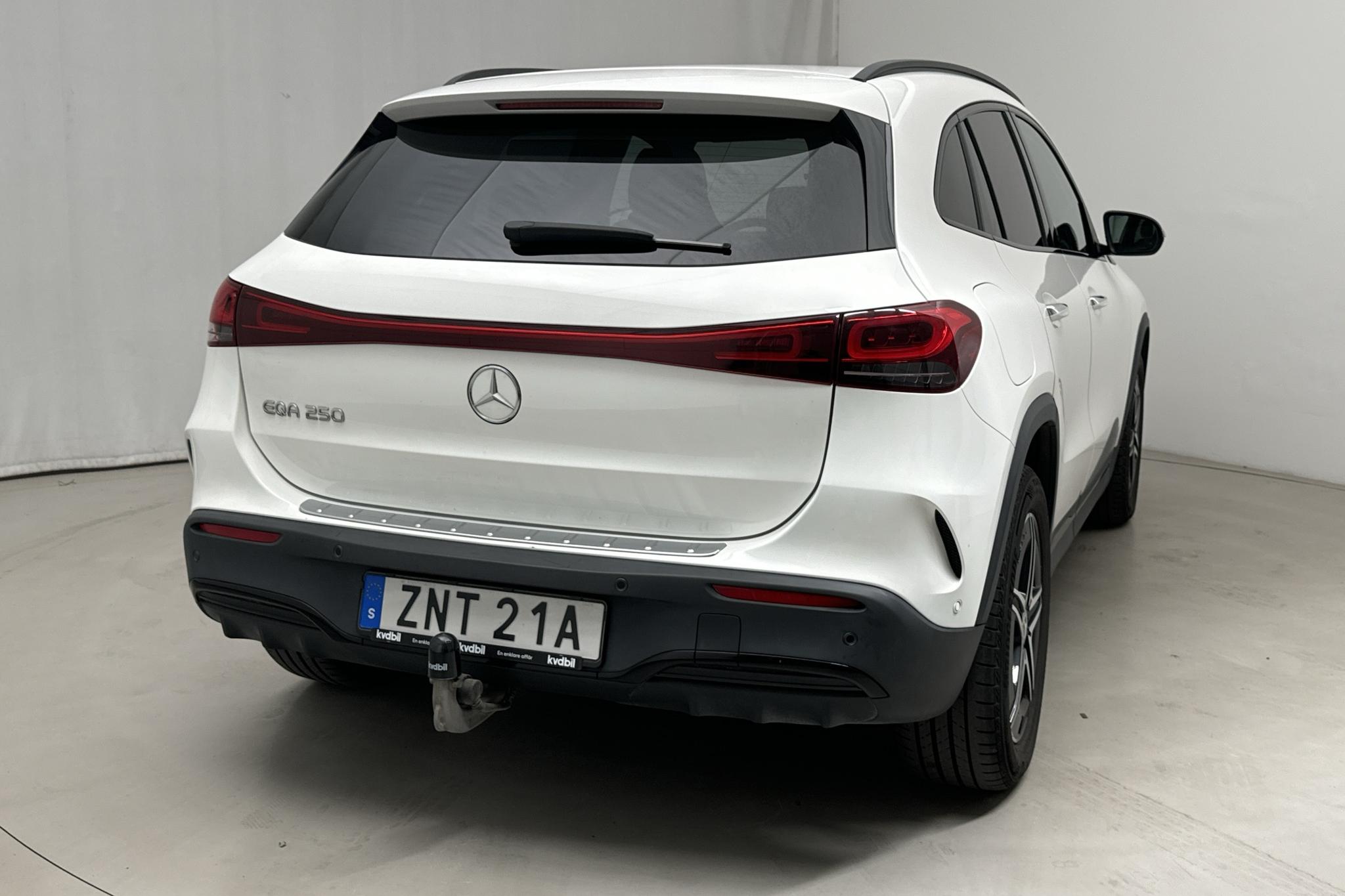 Mercedes EQA 250 H243 (190hk) - 36 610 km - Automatyczna - biały - 2022