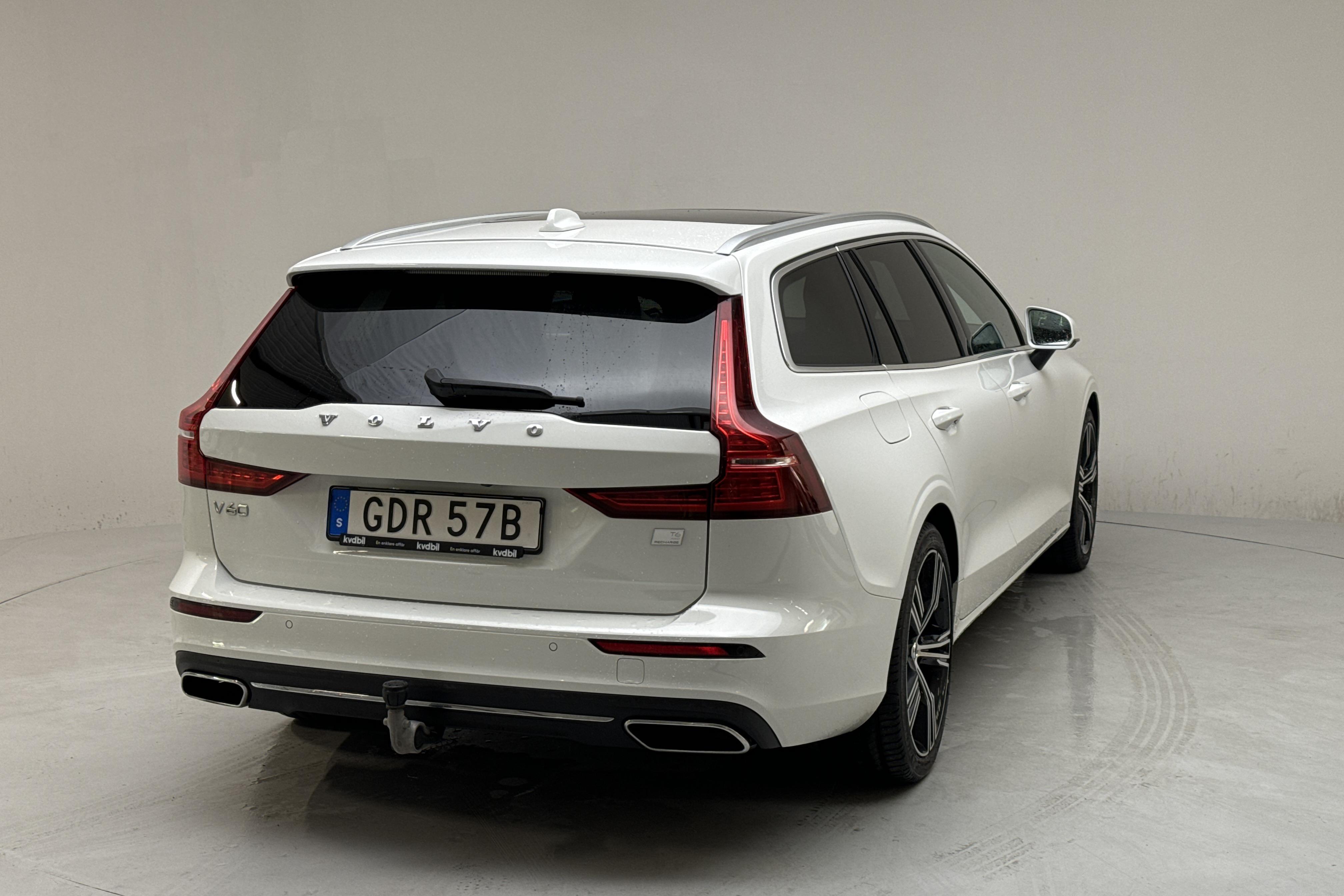 Volvo V60 T6 AWD Twin Engine (340hk) - 111 170 km - Automatyczna - biały - 2022