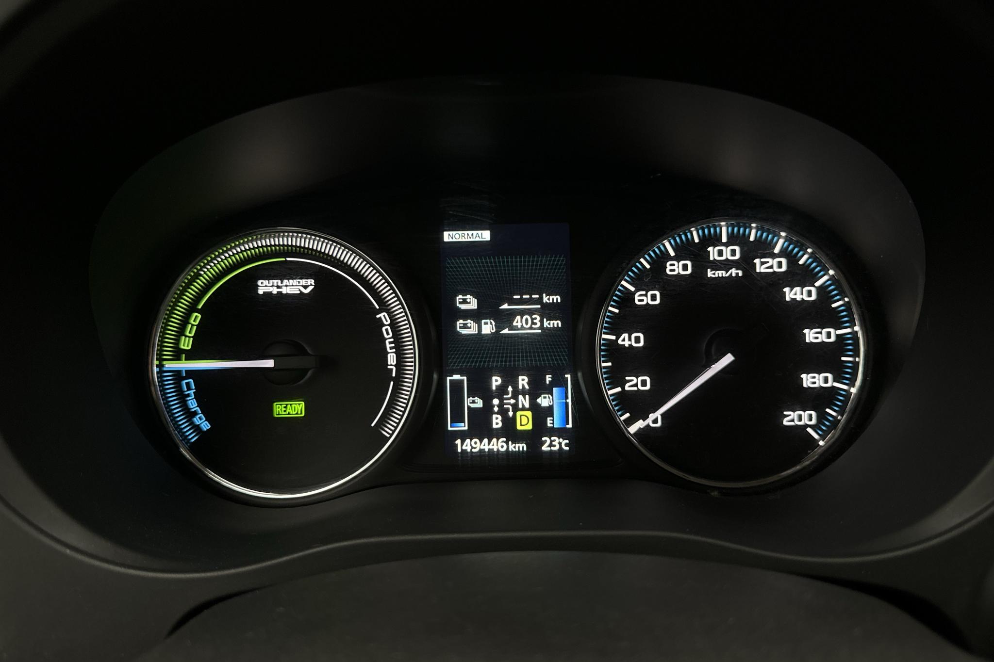 Mitsubishi Outlander 2.0 Plug-in Hybrid 4WD (121hk) - 149 450 km - Automaattinen - valkoinen - 2014