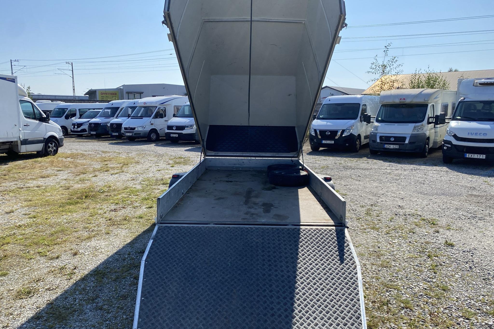 NORTH GRADE 4P TOURING 380 TX Kåpsläpvagn med tippfunktion - 0 km - Light Grey - 2018