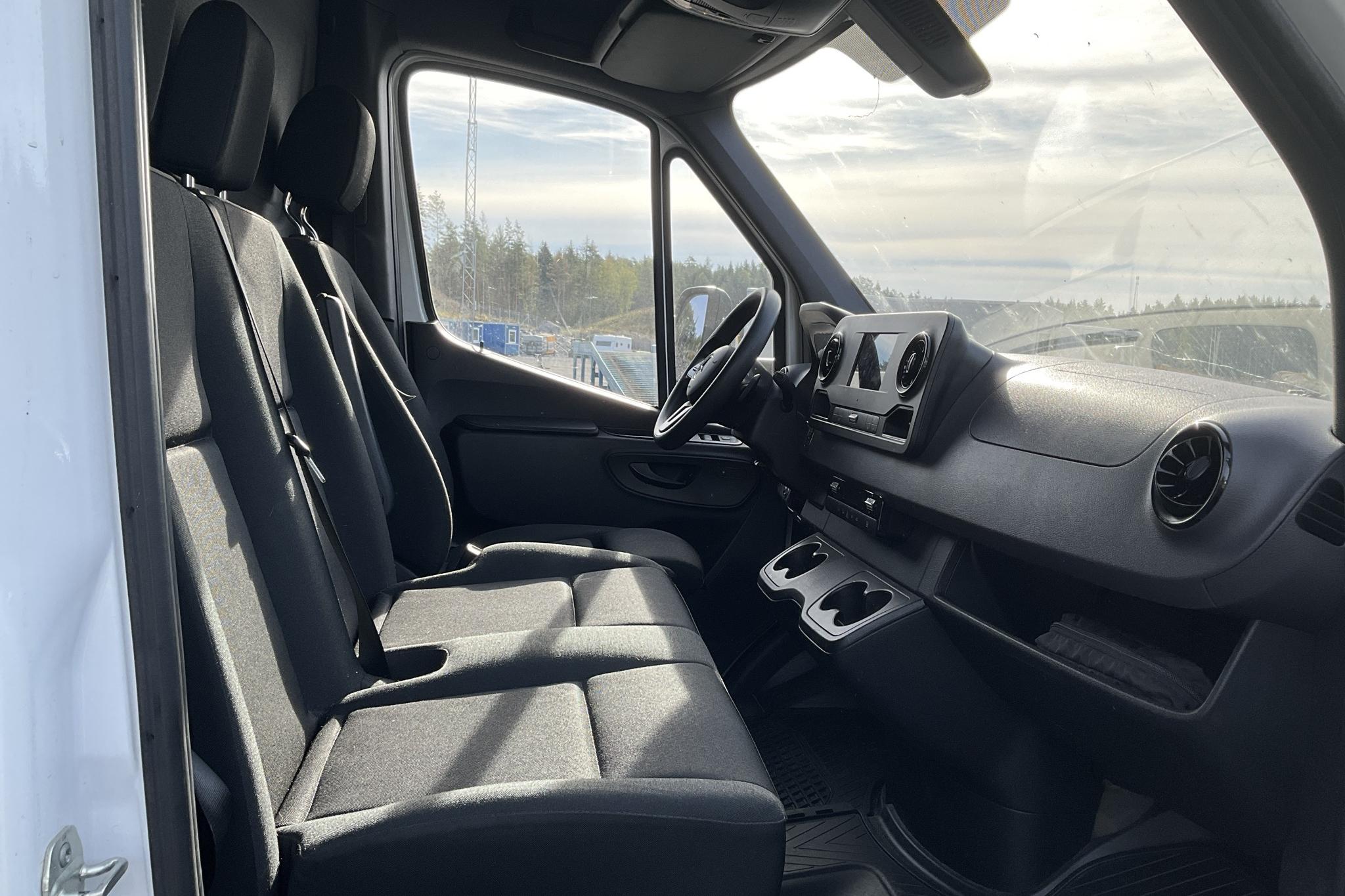 Mercedes Sprinter 317 CDI Volymskåp RWD (170hk) - 10 350 mil - Automat - vit - 2023