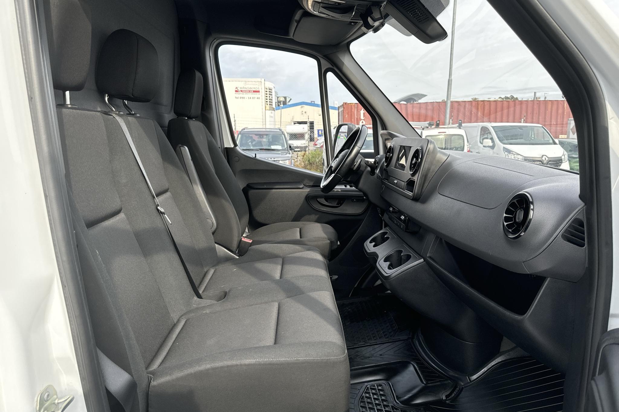 Mercedes Sprinter 317 CDI Volymskåp RWD (170hk) - 5 648 mil - Automat - vit - 2023