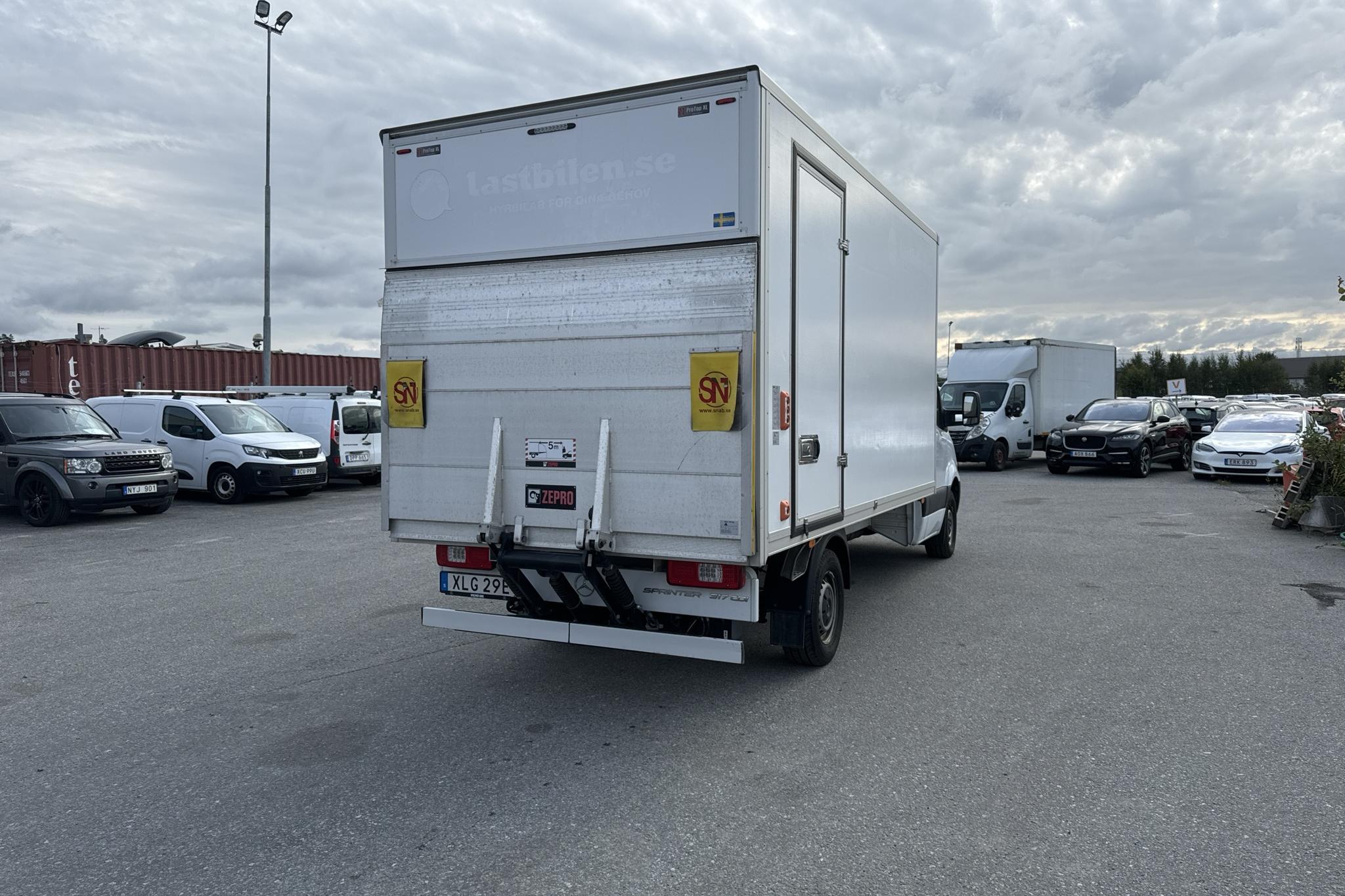 Mercedes Sprinter 317 CDI Volymskåp RWD (170hk) - 72 220 km - Automaatne - valge - 2023