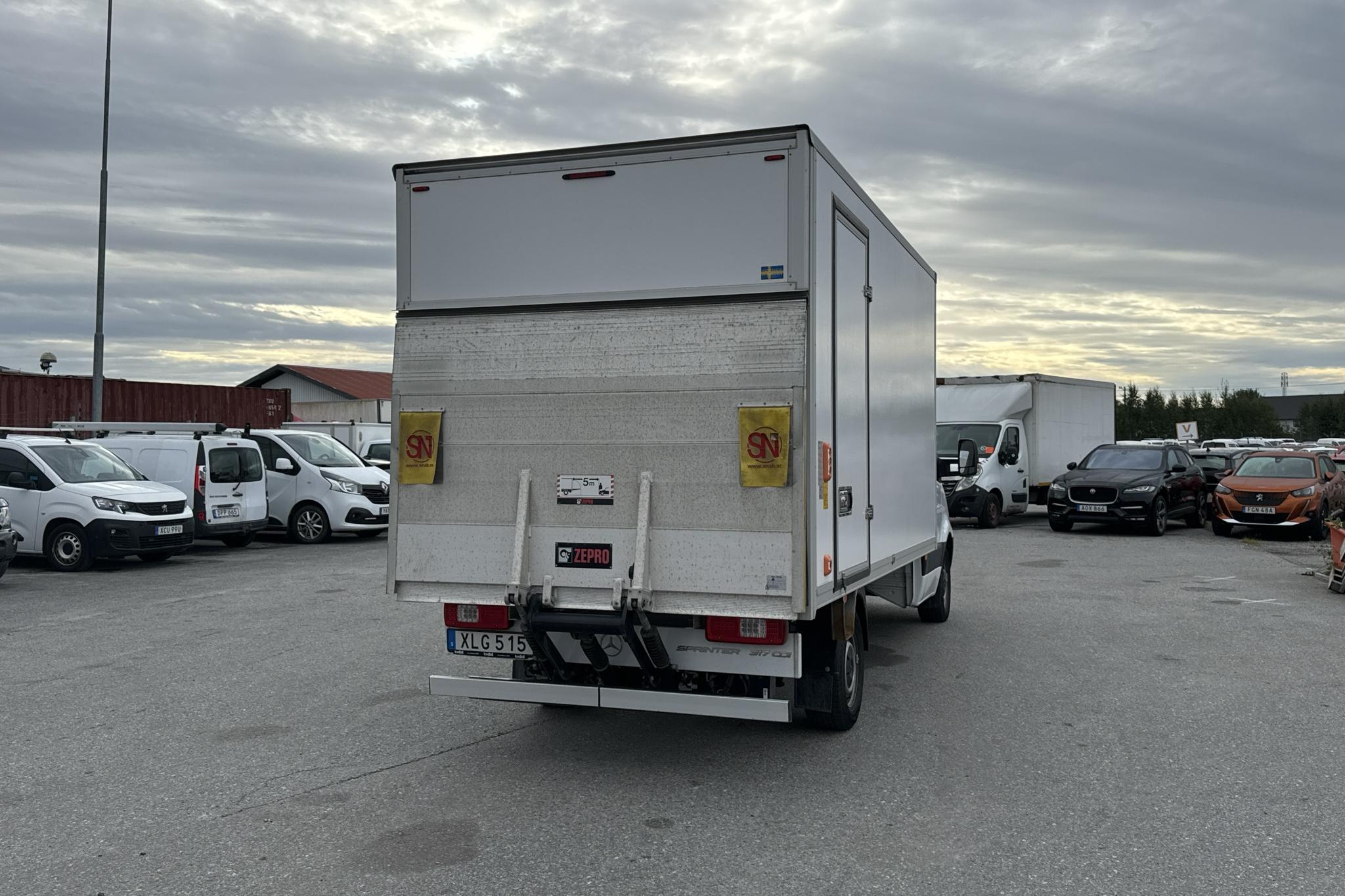 Mercedes Sprinter 317 CDI Volymskåp RWD (170hk) - 6 661 mil - Automat - vit - 2023