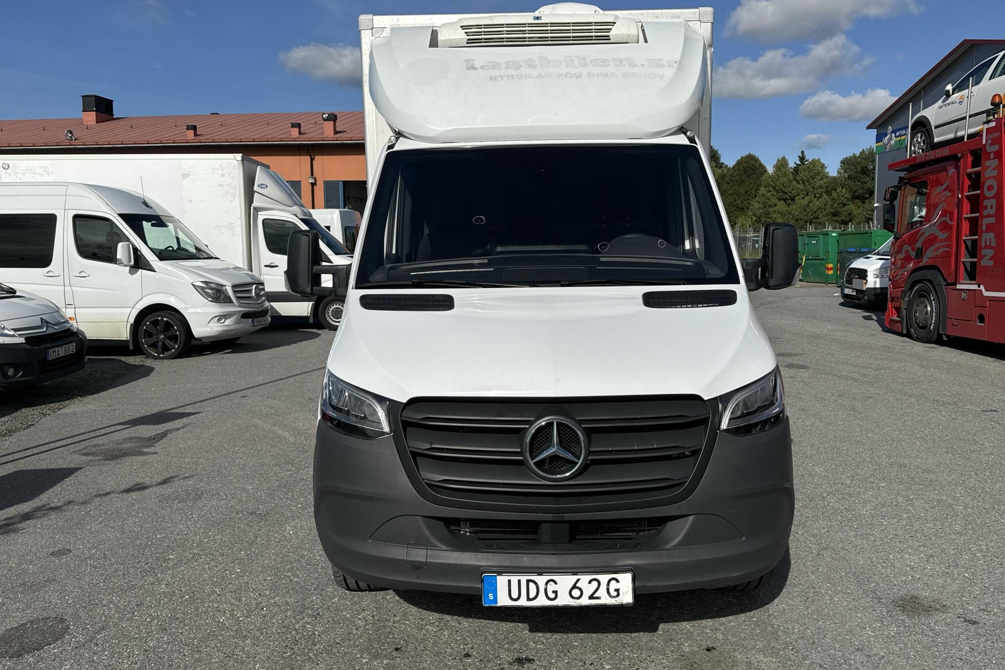 Mercedes Sprinter 317 CDI Chassi RWD (170hk) - 95 340 km - Automatyczna - biały - 2023