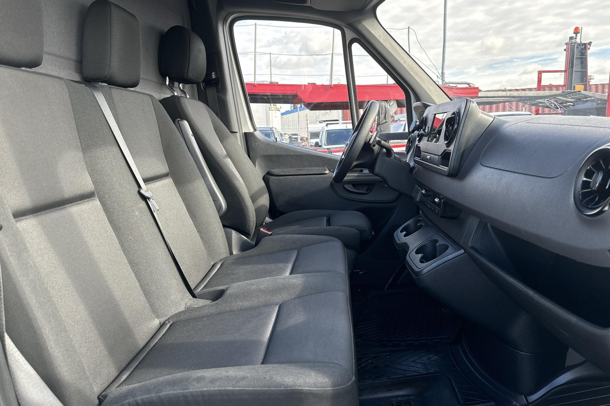 Mercedes Sprinter 317 CDI Chassi RWD (170hk) - 95 340 km - Automatyczna - biały - 2023