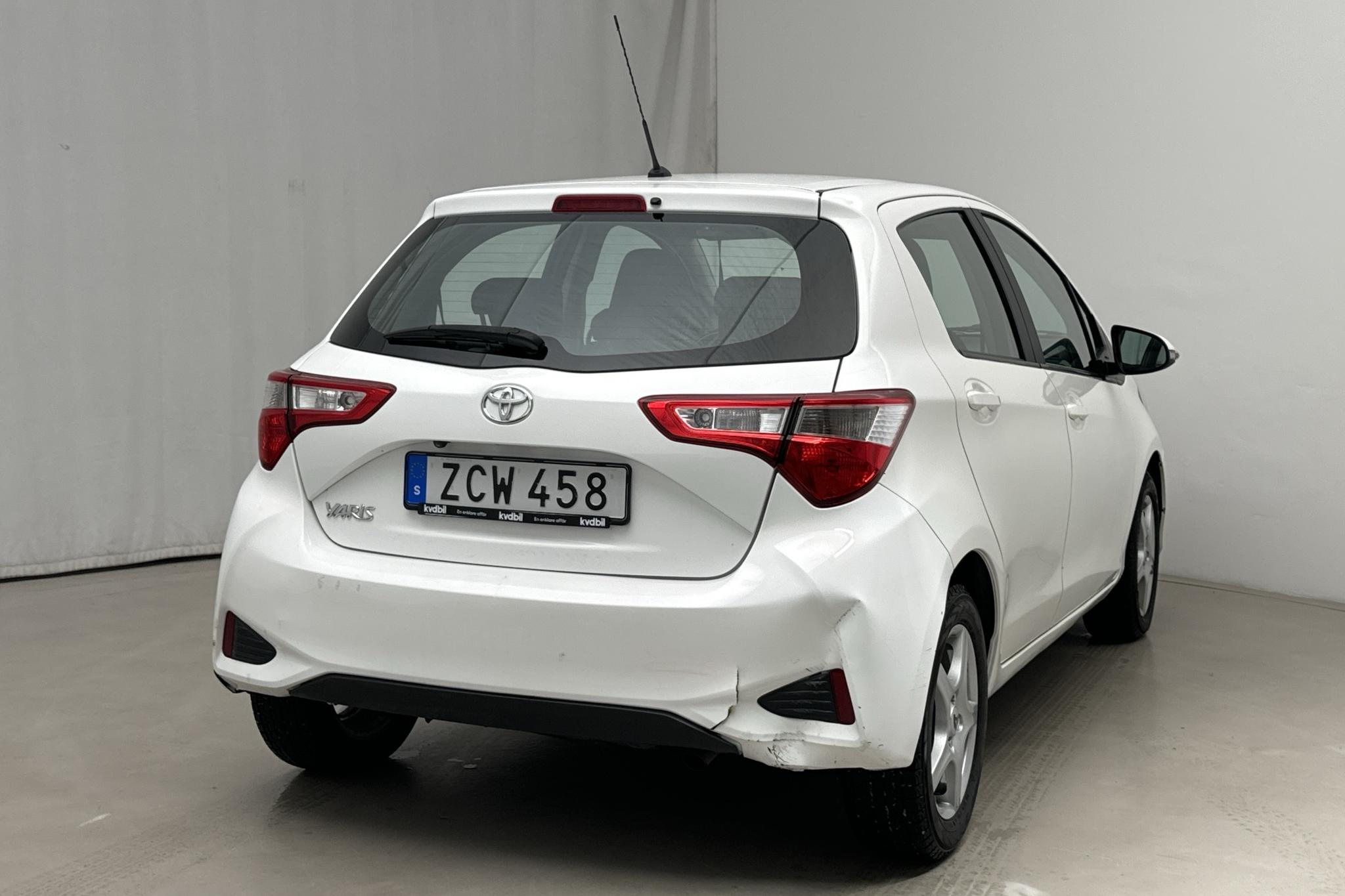 Toyota Yaris 1.5 5dr (111hk) - 15 552 mil - Automat - vit - 2018