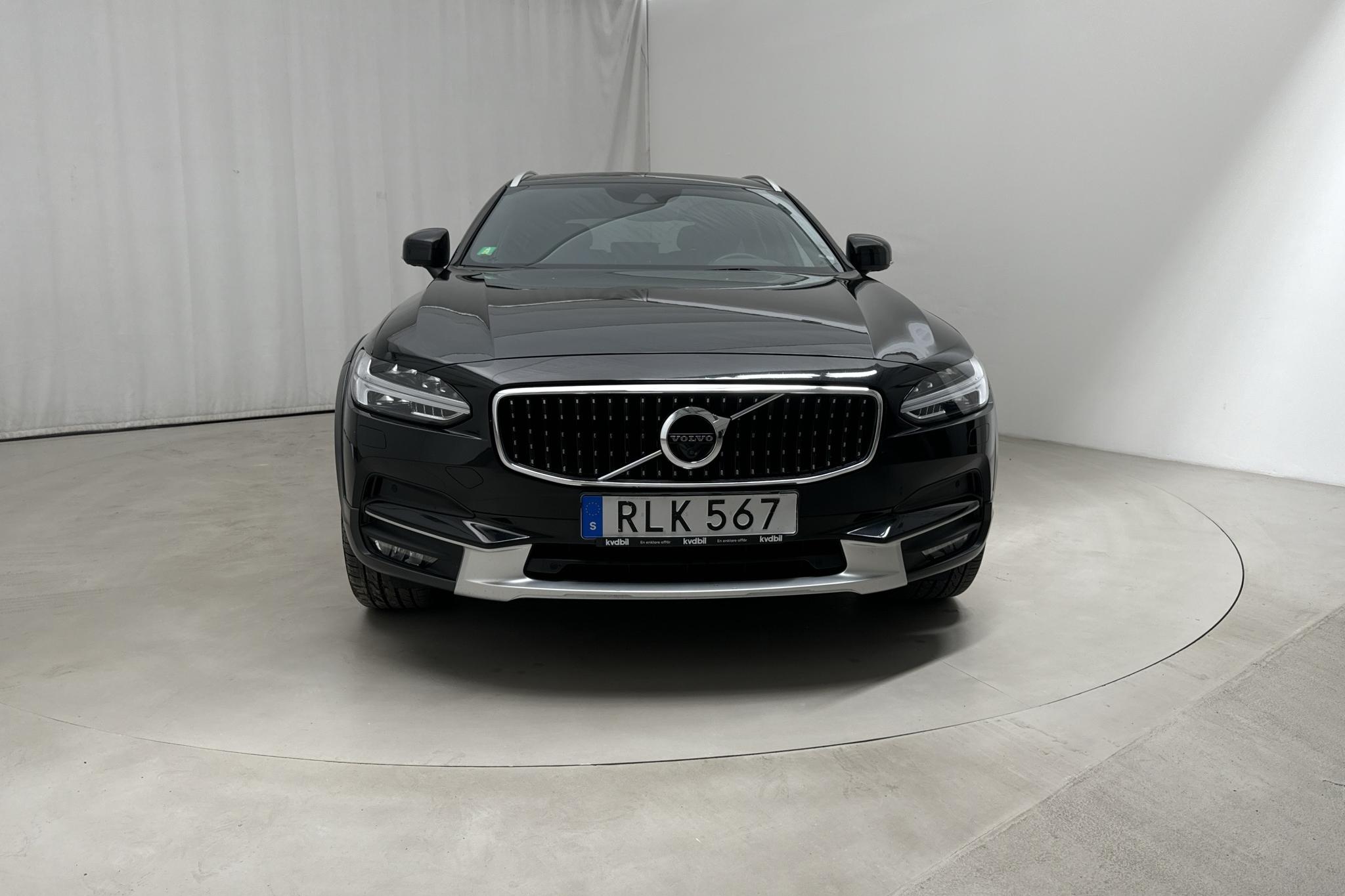 Volvo V90 D4 Cross Country AWD (190hk) - 11 502 mil - Automat - svart - 2019