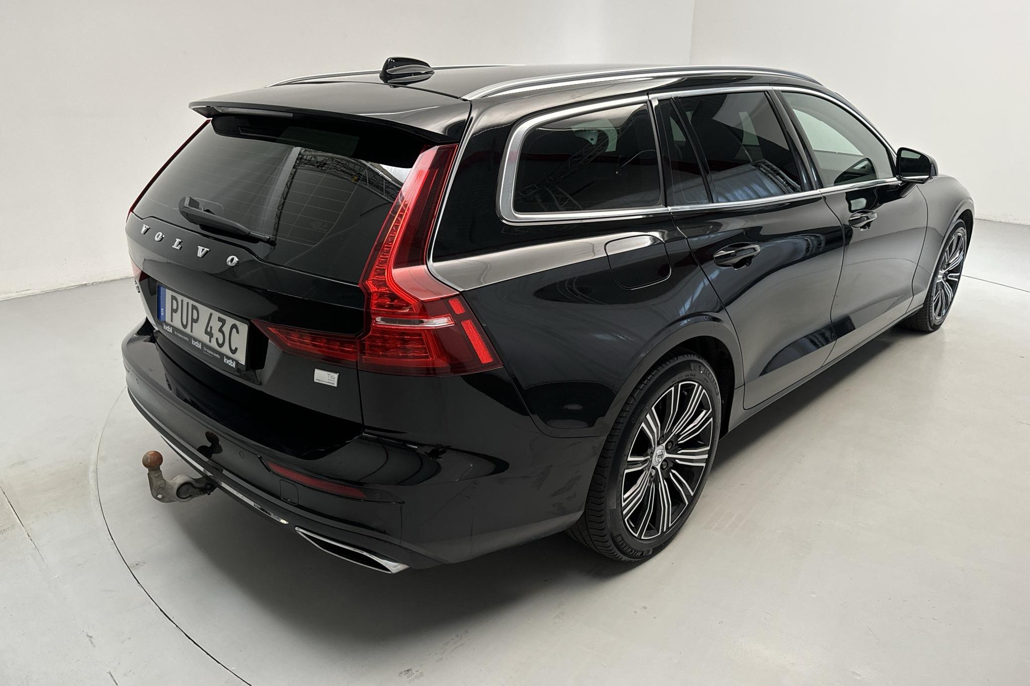 Volvo V60 T6 AWD Twin Engine (340hk) - 117 250 km - Automaatne - must - 2021