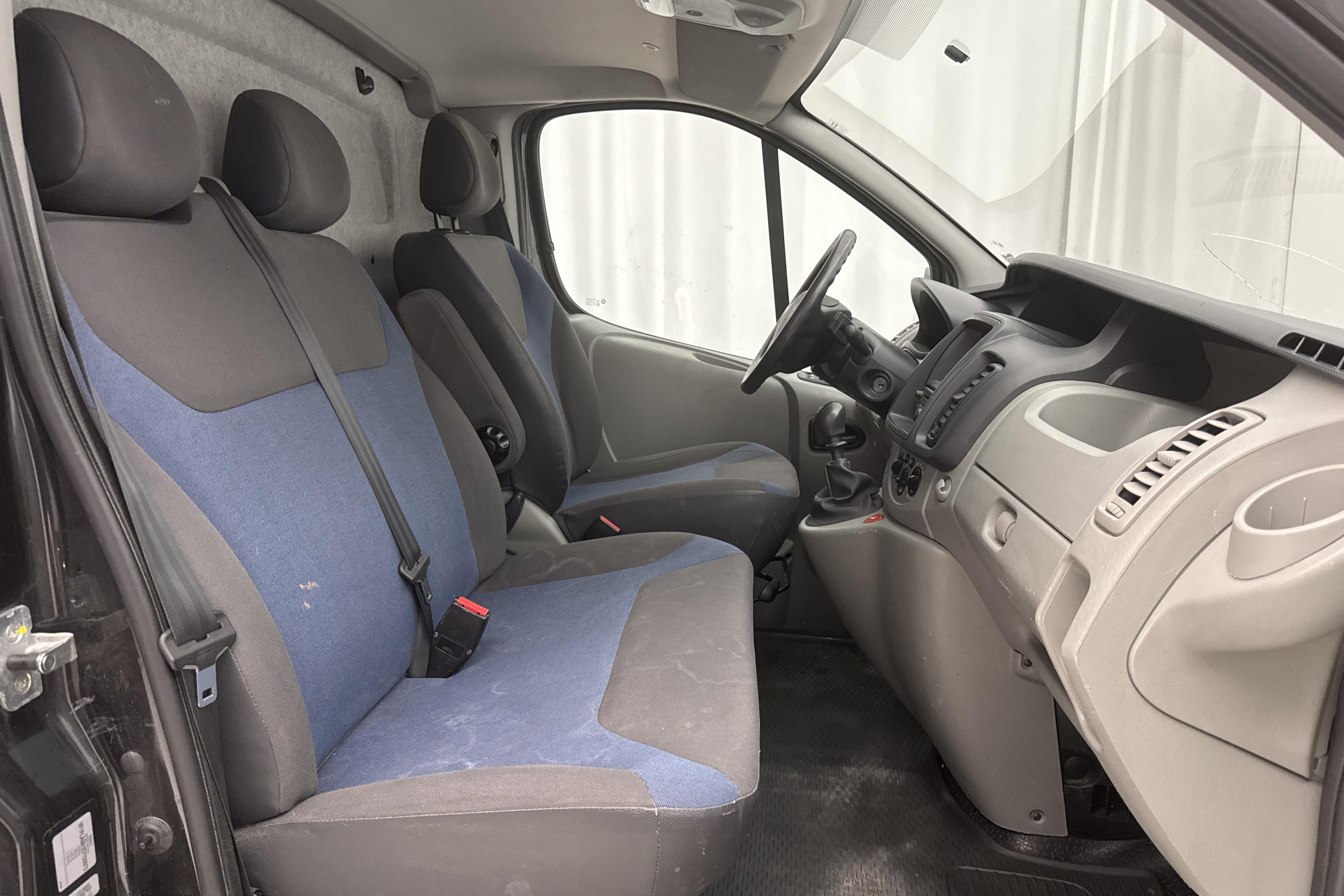 Renault Trafic 2.0 dCi Skåp/Buss (90hk) - 13 267 mil - Manuell - svart - 2014