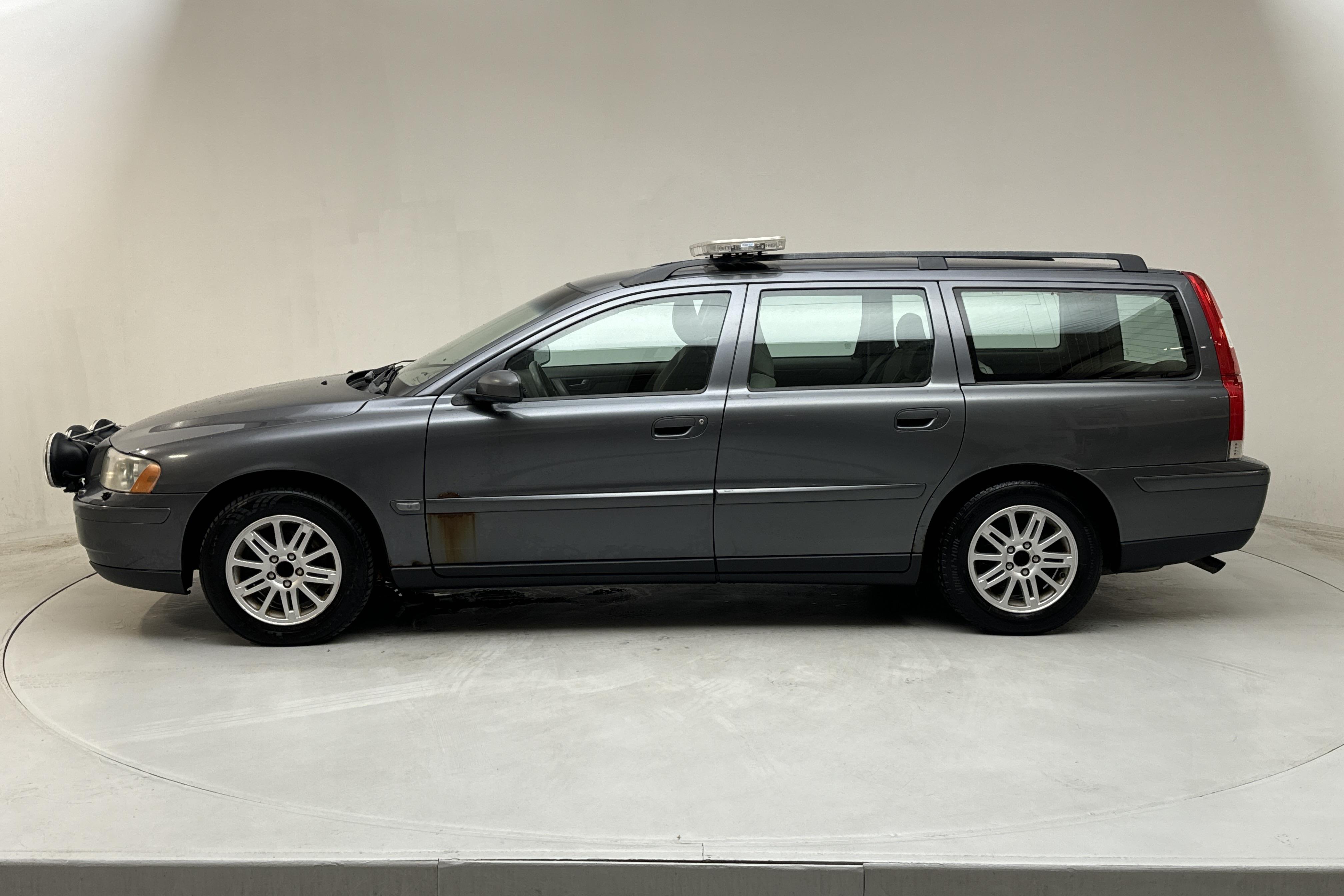 Volvo V70 2.4D (163hk) - 371 910 km - Manualna - szary - 2005