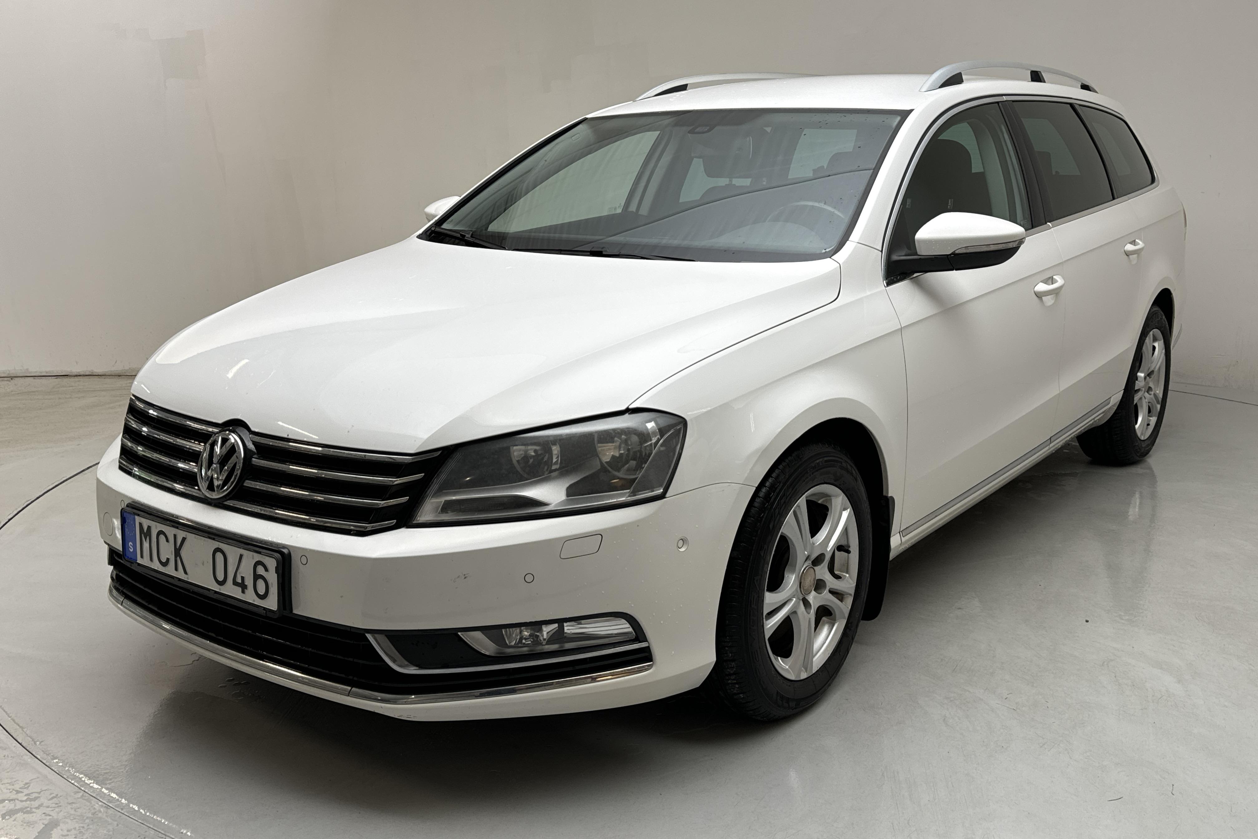 VW Passat 2.0 TDI BlueMotion Technology Variant (140hk) - 157 620 km - Manuaalinen - valkoinen - 2012