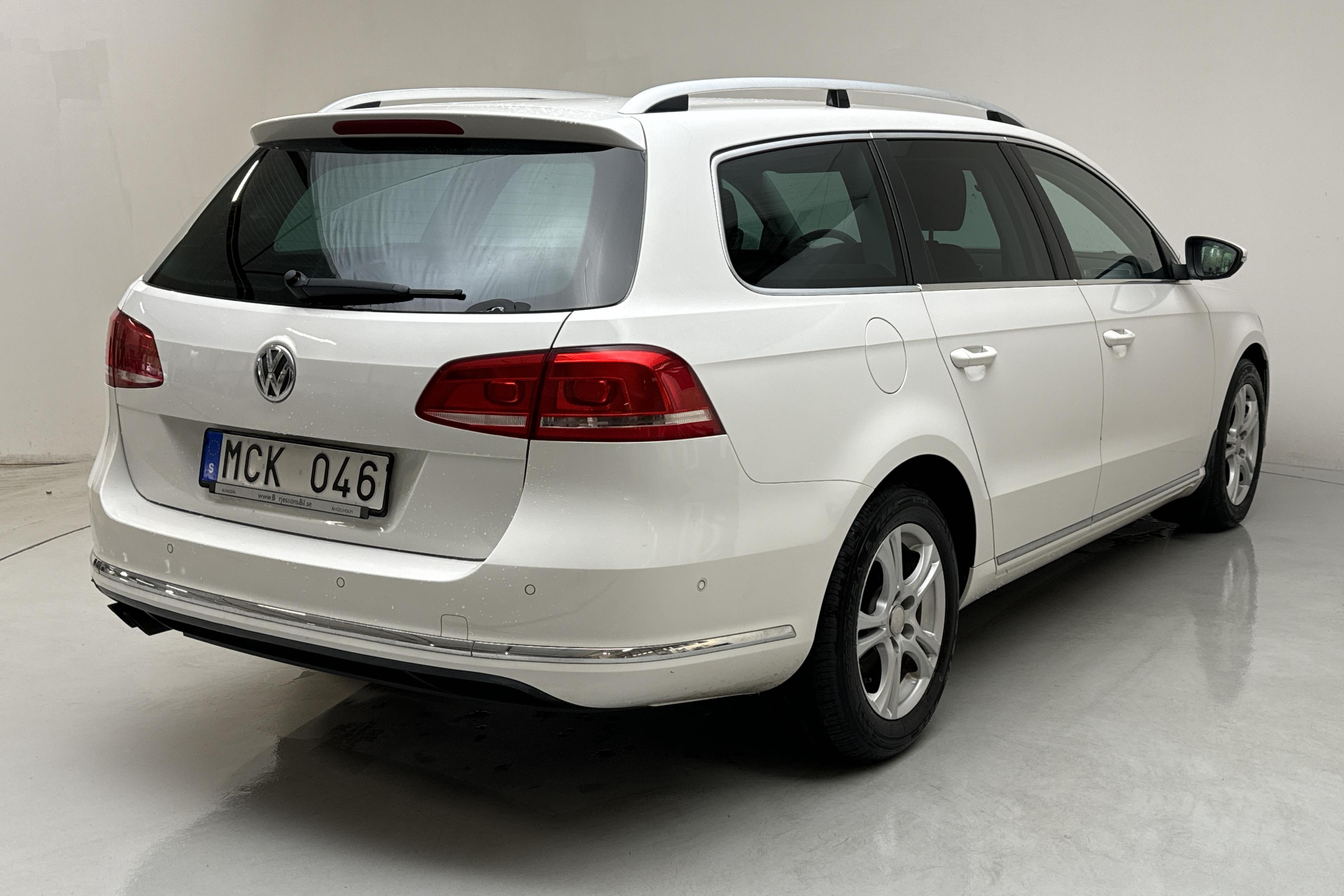 VW Passat 2.0 TDI BlueMotion Technology Variant (140hk) - 157 620 km - Manual - white - 2012