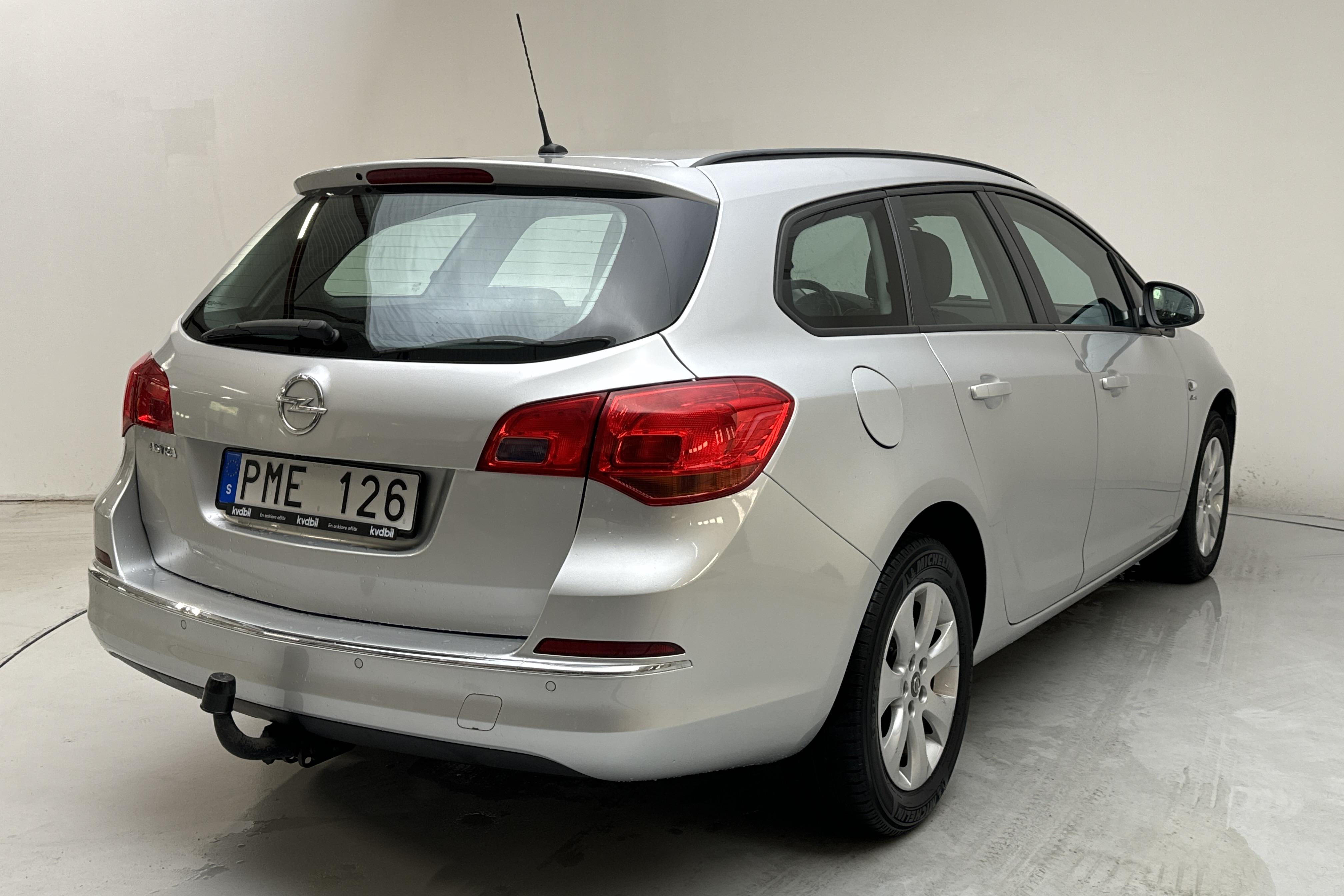 Opel Astra 1.6 ECOTEC Sports Tourer (115hk) - 82 630 km - Manuaalinen - harmaa - 2014