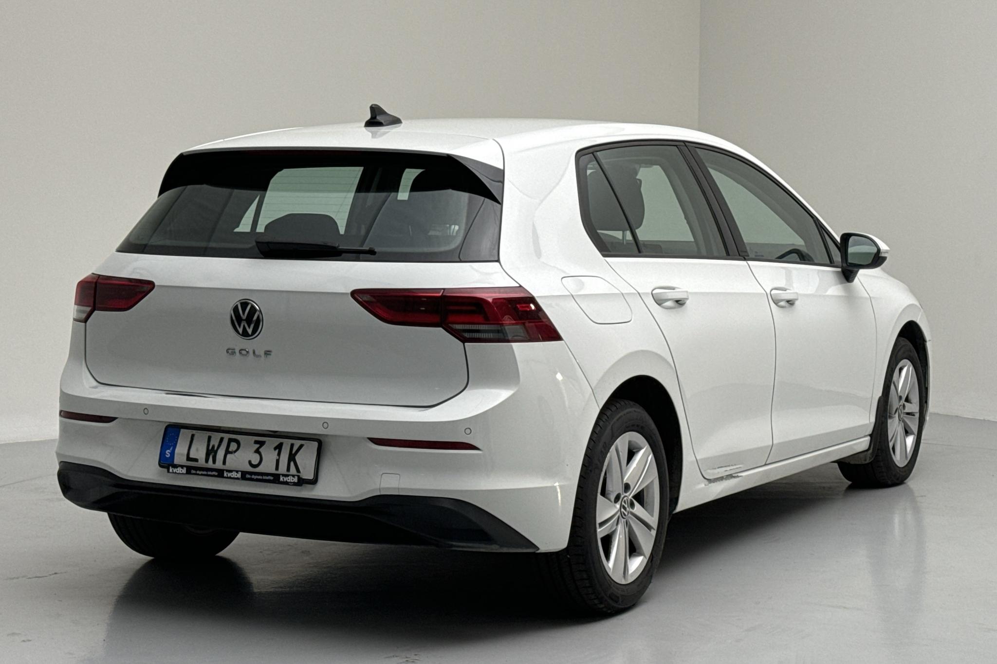 VW Golf VIII 2.0 TDI 5dr (115hk) - 105 080 km - Manualna - biały - 2022