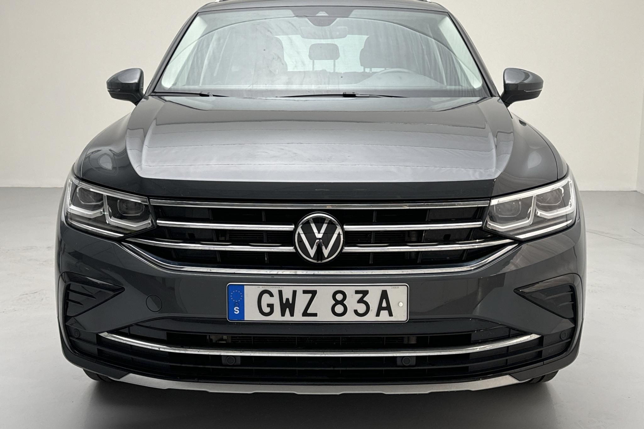 VW Tiguan 1.4 TSI eHybrid (245hk) - 2 043 mil - Automat - Dark Grey - 2024