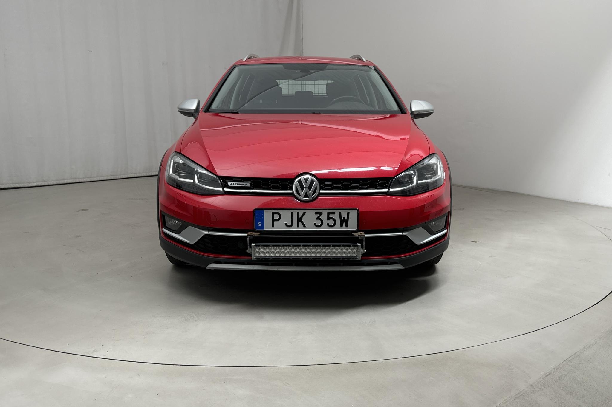 VW Golf Alltrack 2.0 TDI 4MOTION (184hk) - 180 980 km - Automatyczna - czerwony - 2020