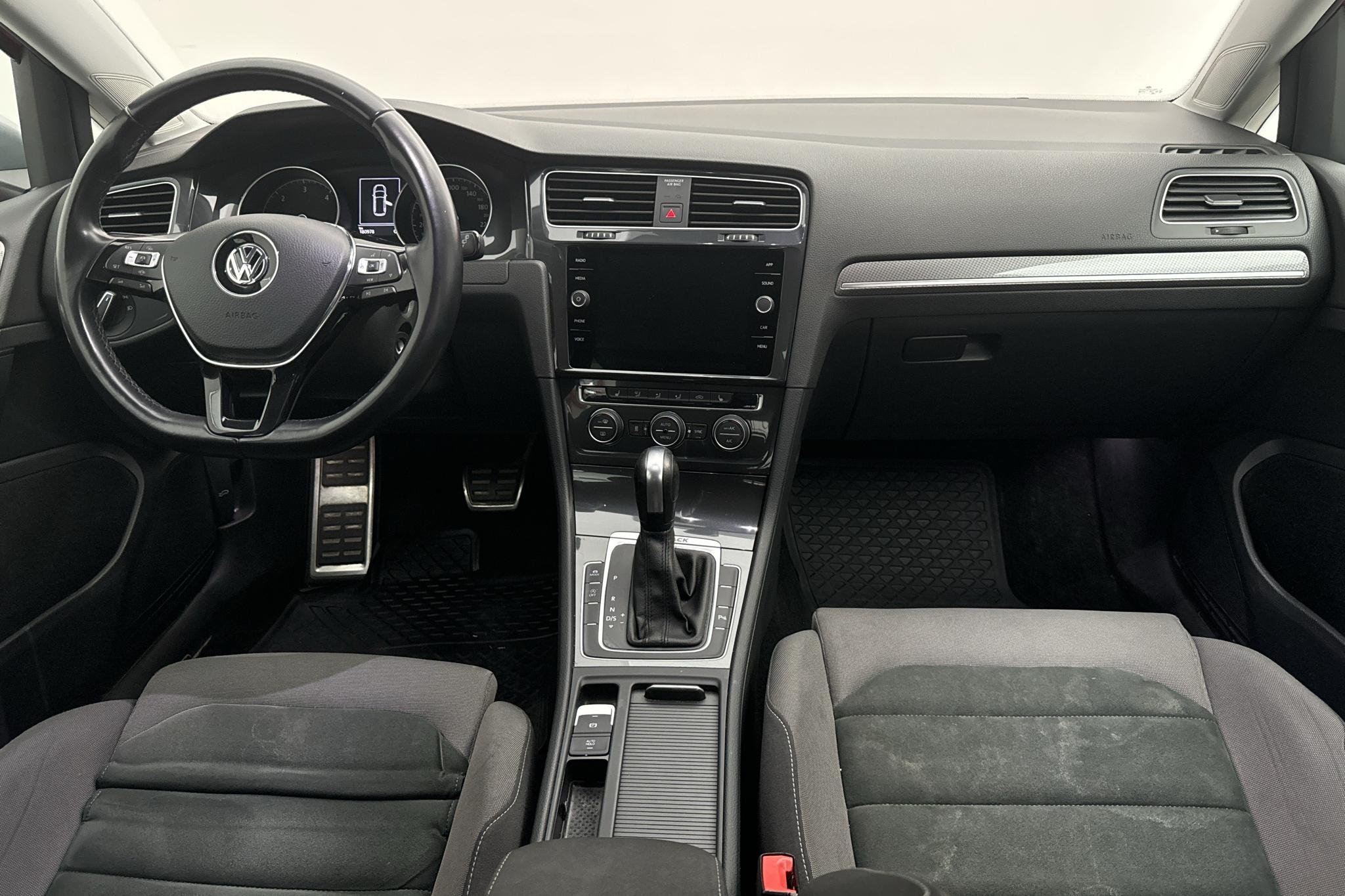 VW Golf Alltrack 2.0 TDI 4MOTION (184hk) - 18 098 mil - Automat - röd - 2020