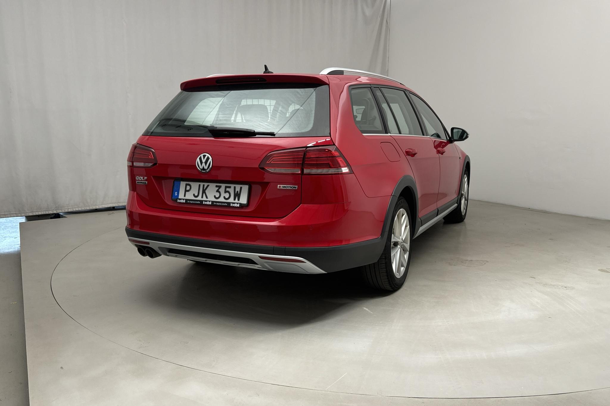 VW Golf Alltrack 2.0 TDI 4MOTION (184hk) - 18 098 mil - Automat - röd - 2020