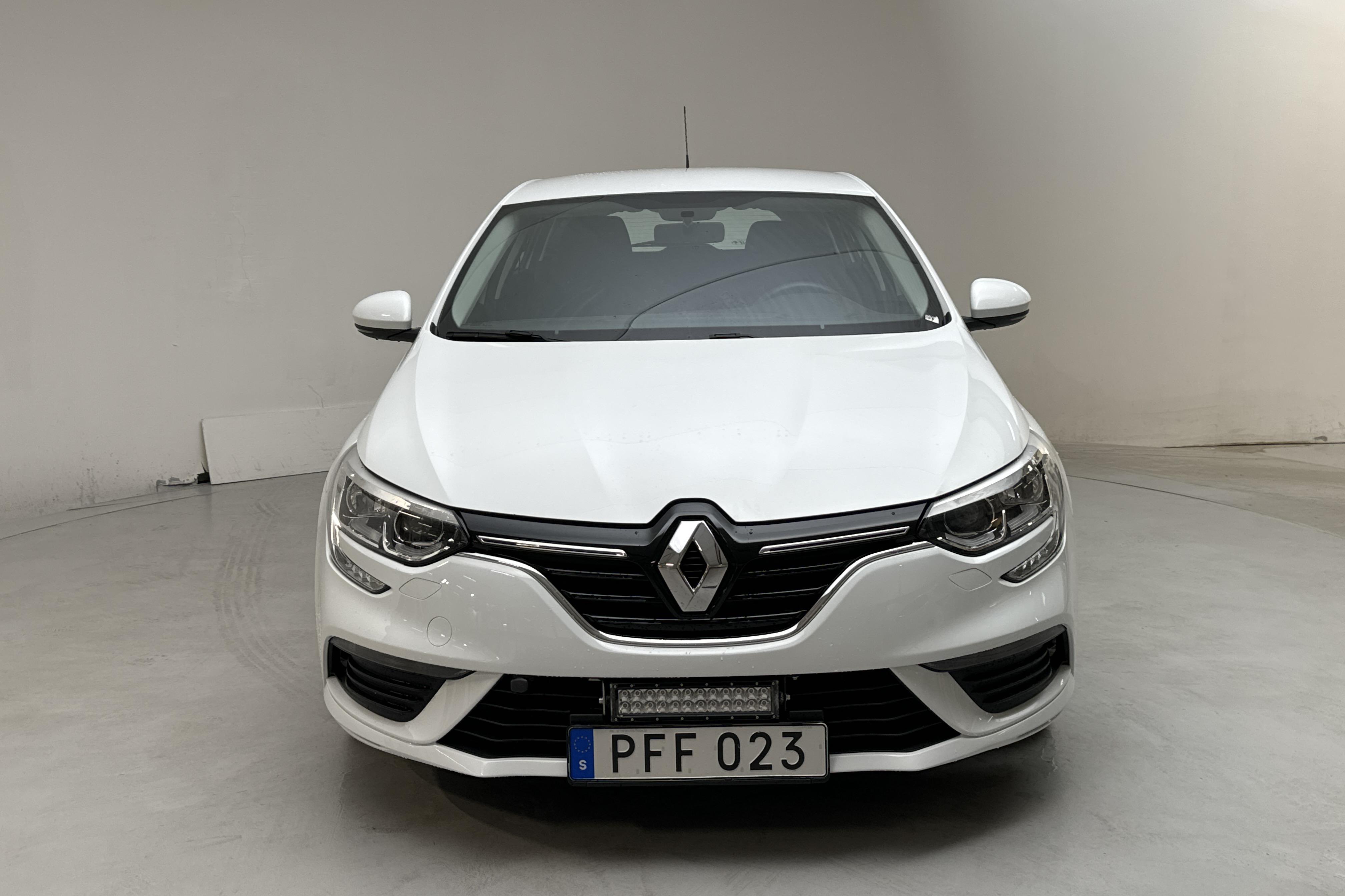 Renault Mégane 1.5 dCi Sport Tourer (110hk) - 76 170 km - Käsitsi - valge - 2017