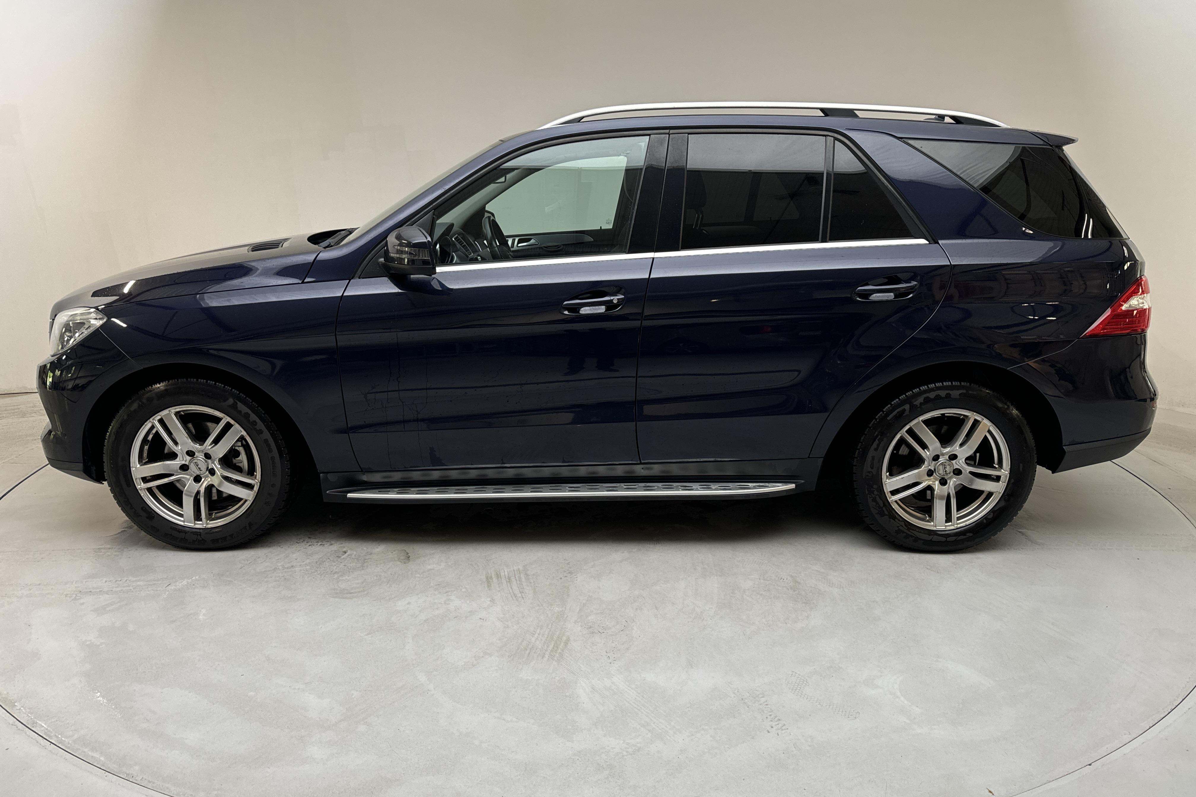 Mercedes ML 250 CDI BlueTEC W166 (204hk) - 190 650 km - Automaattinen - Dark Blue - 2014