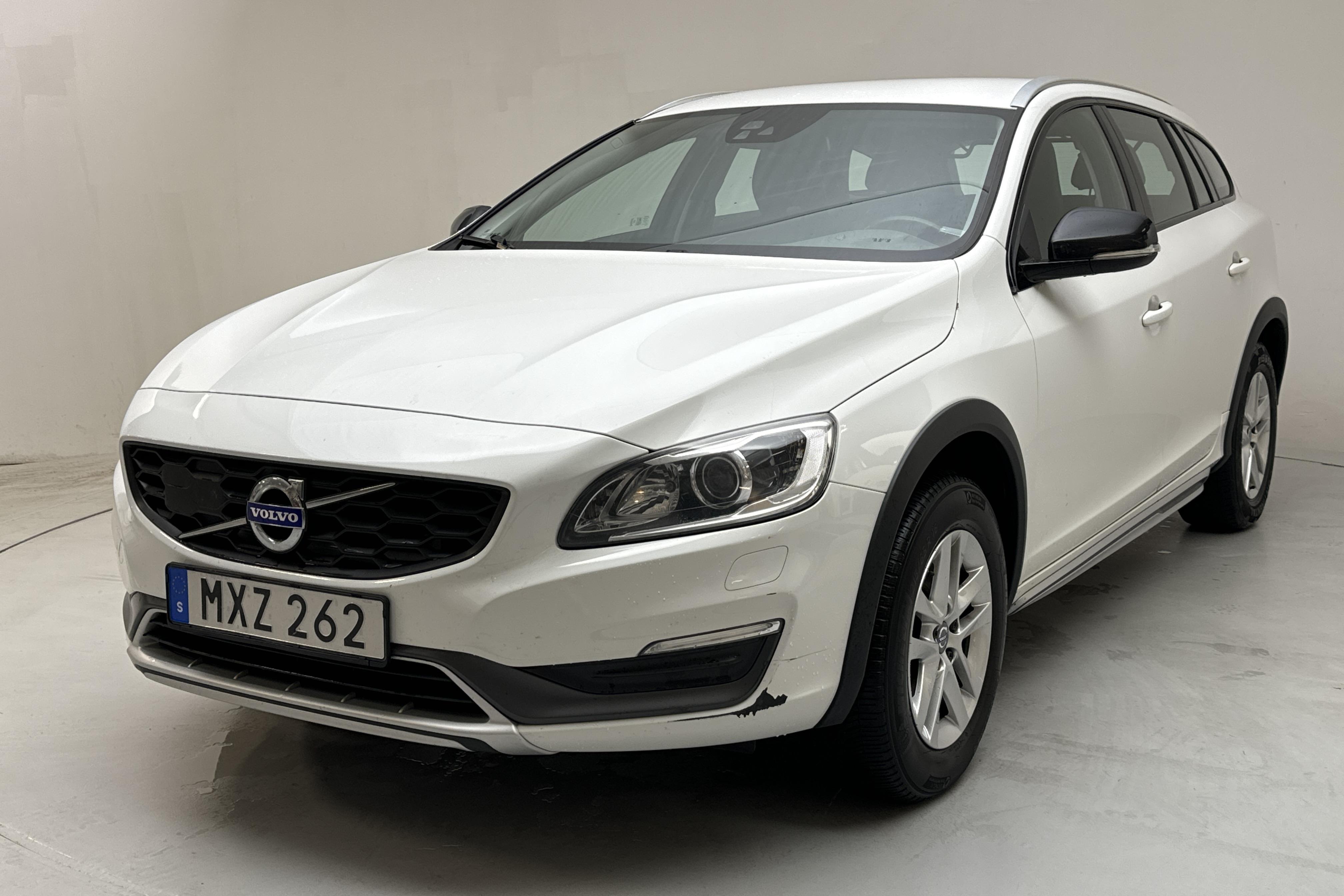 Volvo V60 D3 Cross Country (150hk) - 163 670 km - Automaatne - valge - 2016