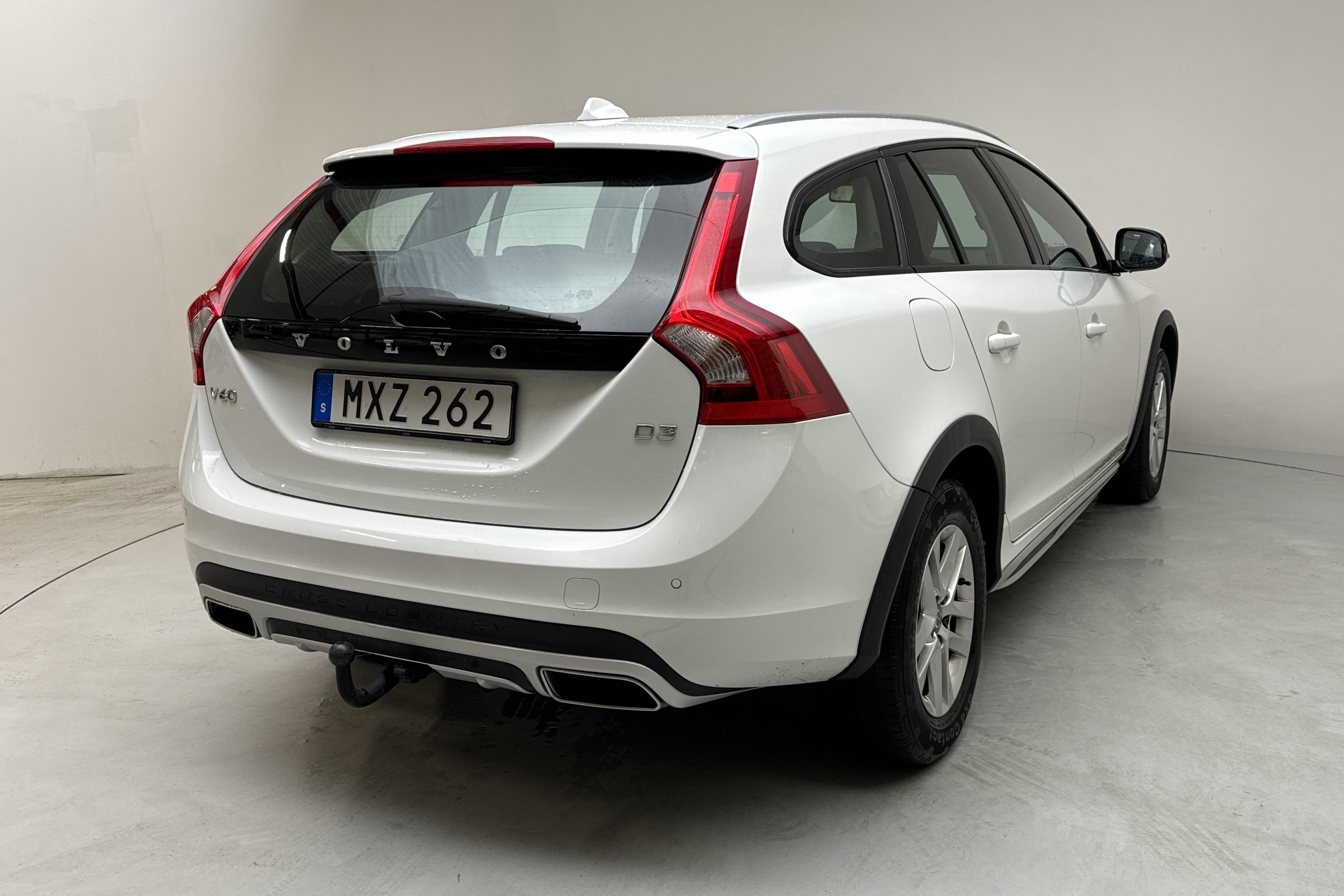 Volvo V60 D3 Cross Country (150hk) - 163 670 km - Automaattinen - valkoinen - 2016