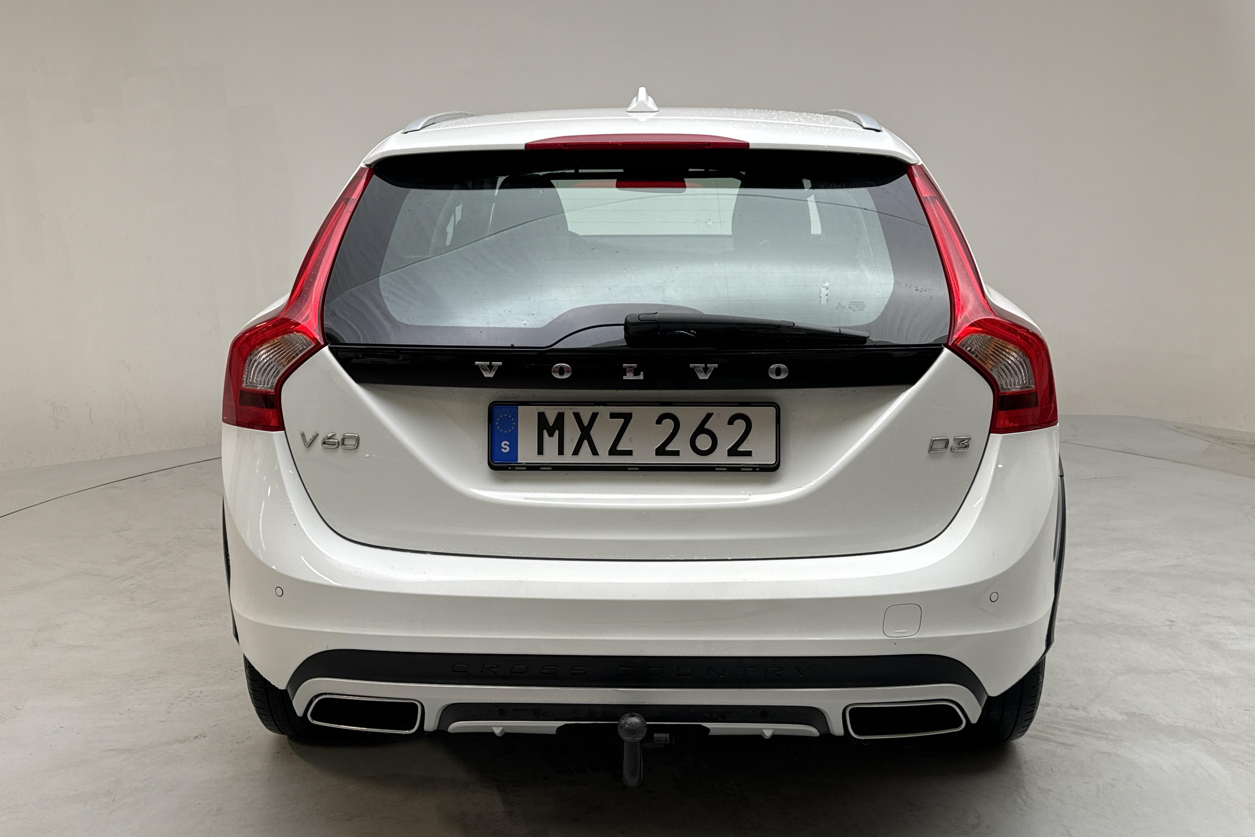 Volvo V60 D3 Cross Country (150hk) - 163 670 km - Automaattinen - valkoinen - 2016