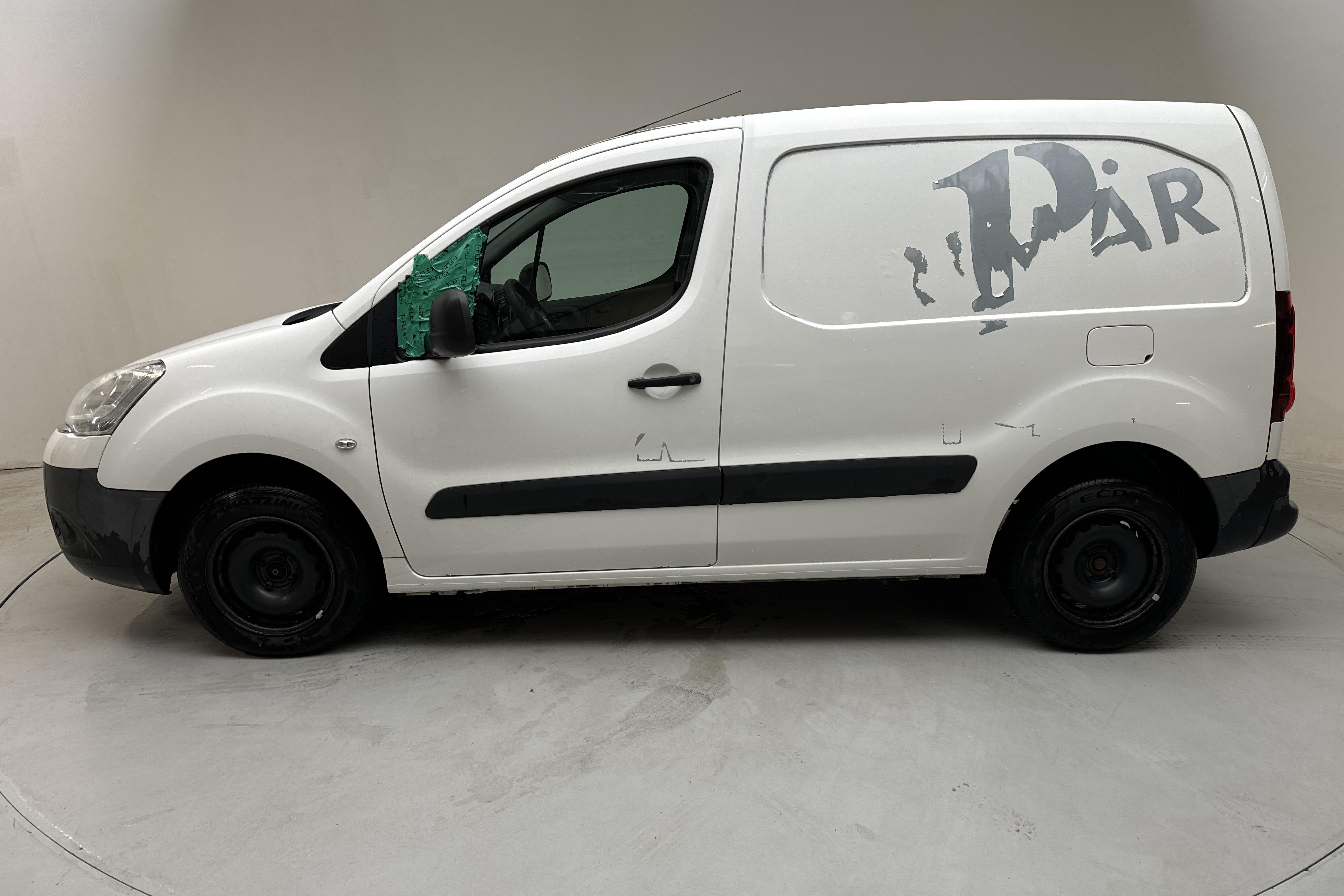 Citroen Berlingo III 1.6 HDi Skåp (75hk) - 136 430 km - Manual - white - 2015