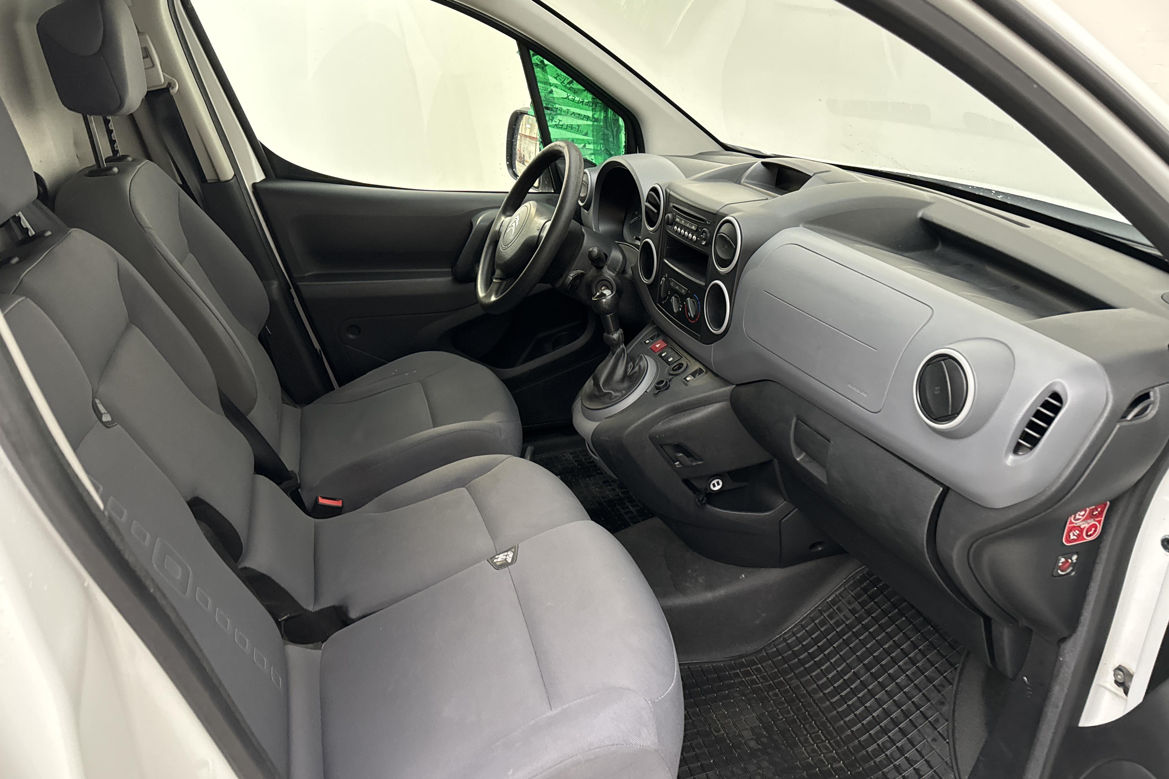 Citroen Berlingo III 1.6 HDi Skåp (75hk) - 13 643 mil - Manuell - vit - 2015