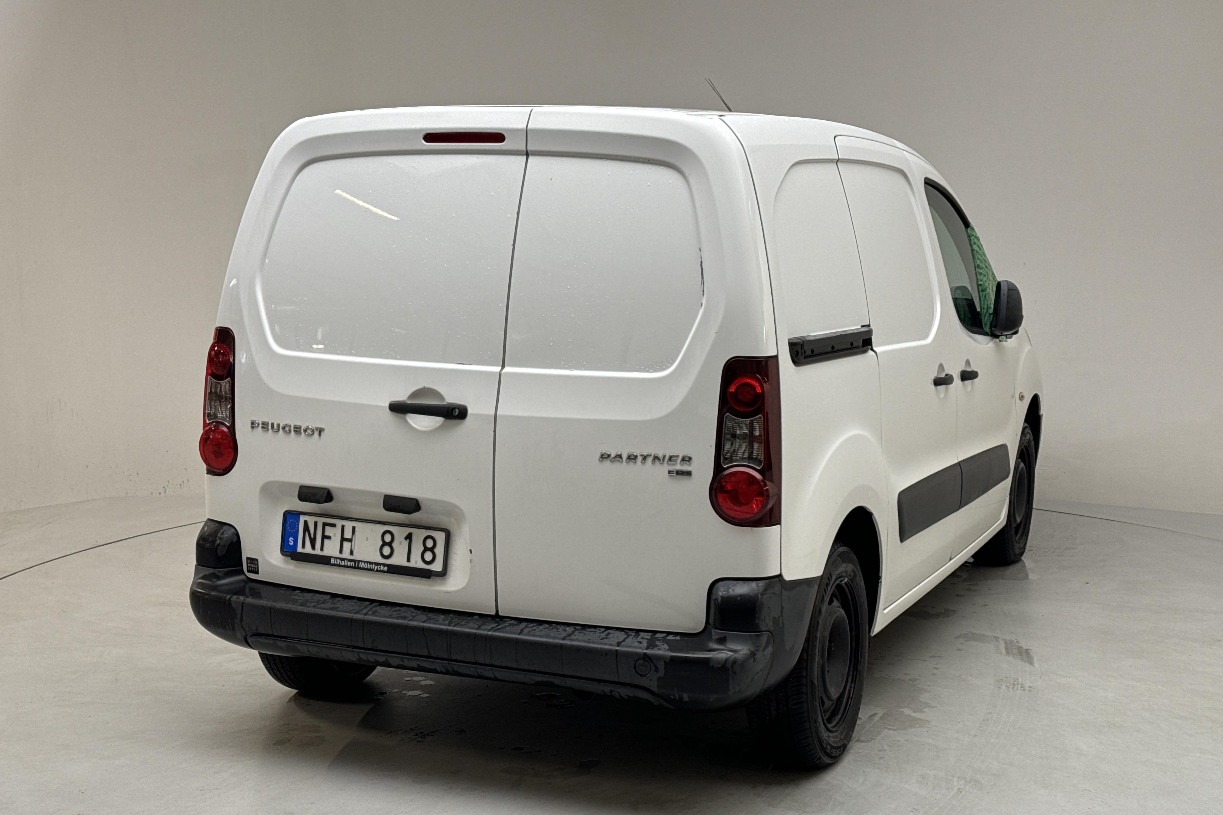 Peugeot Partner 1.6 e-HDI Skåp (90hk) - 167 570 km - Manuaalinen - valkoinen - 2013