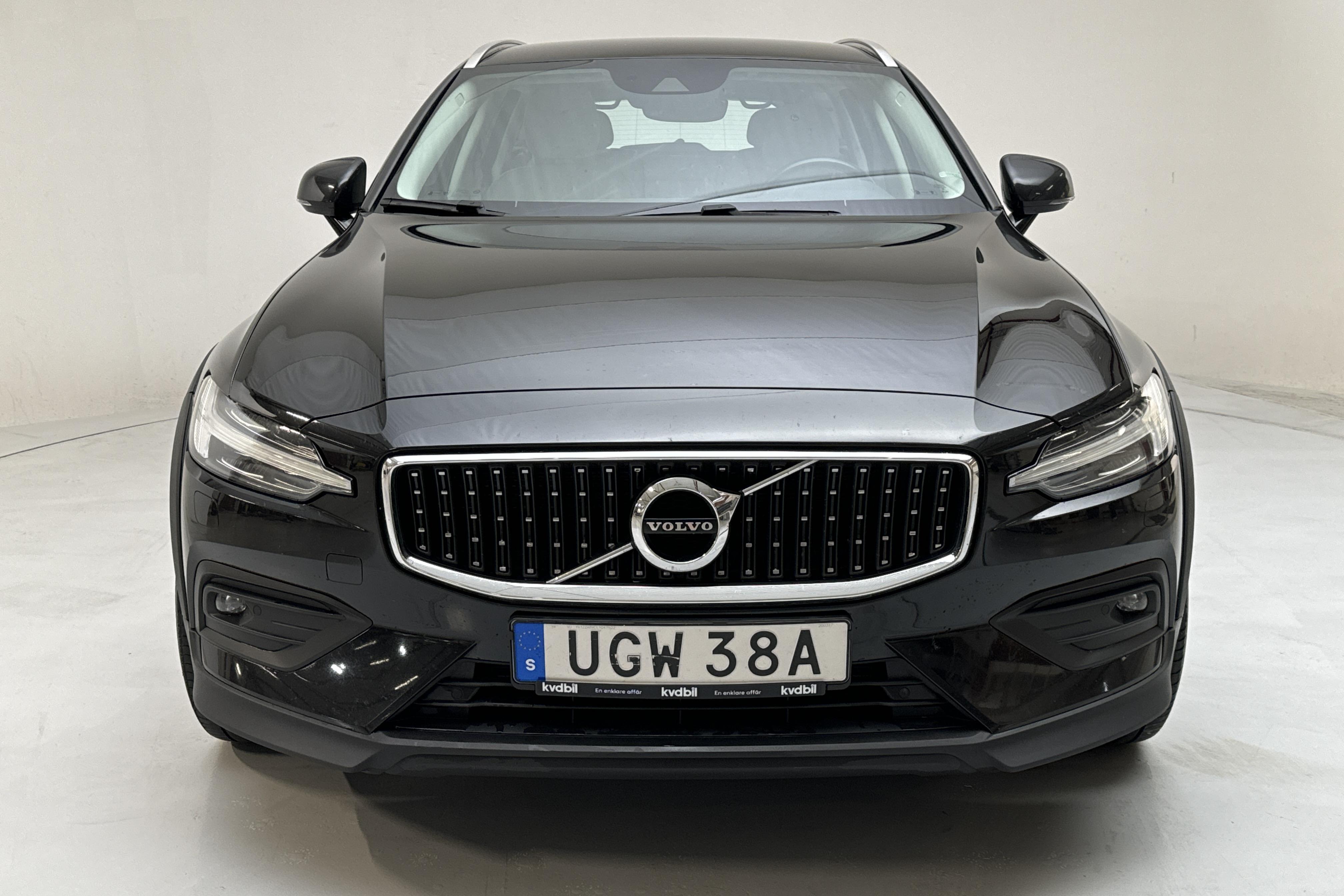 Volvo V60 D4 Cross Country AWD (190hk) - 162 300 km - Automaatne - must - 2020