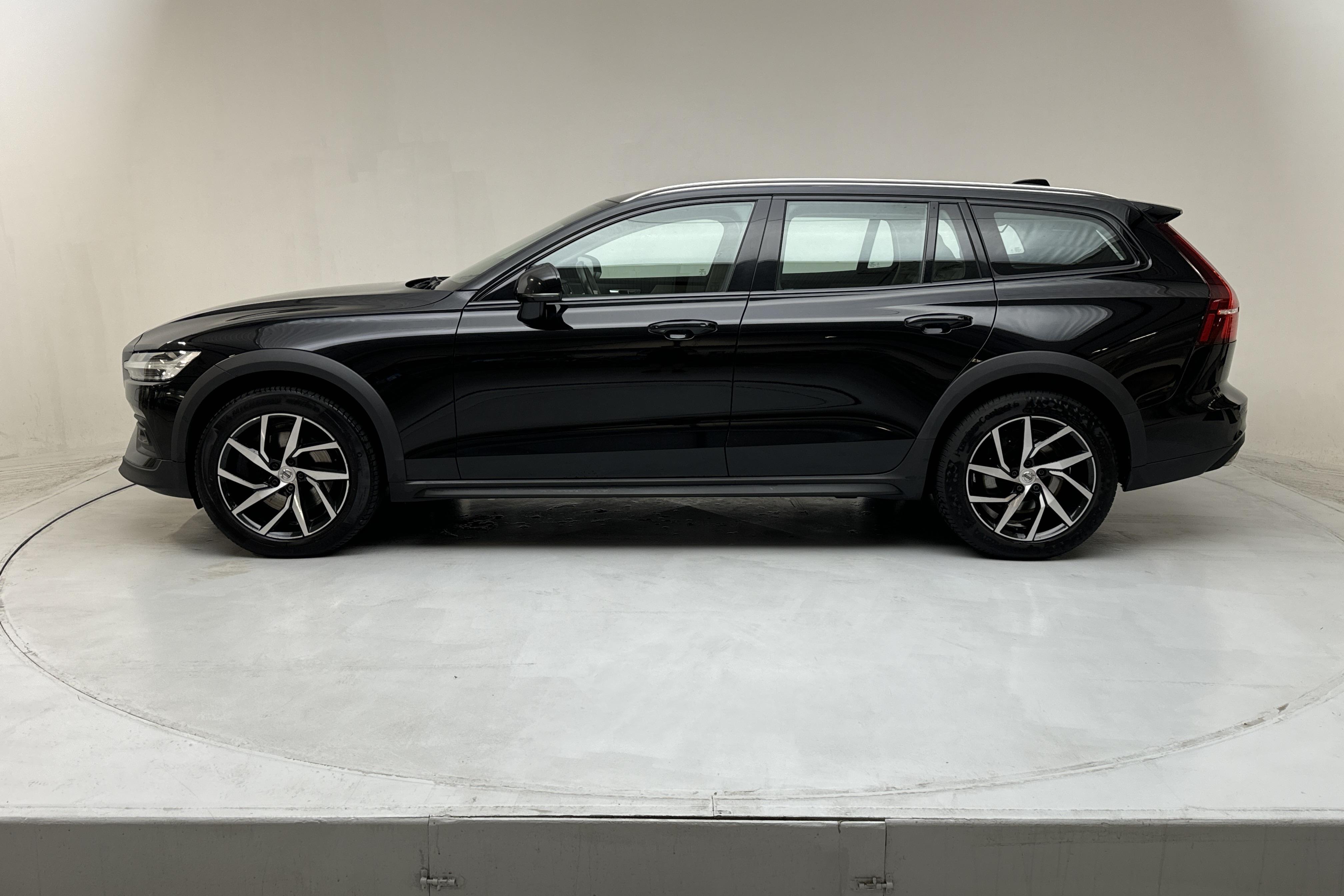 Volvo V60 D4 Cross Country AWD (190hk) - 162 300 km - Automatic - black - 2020