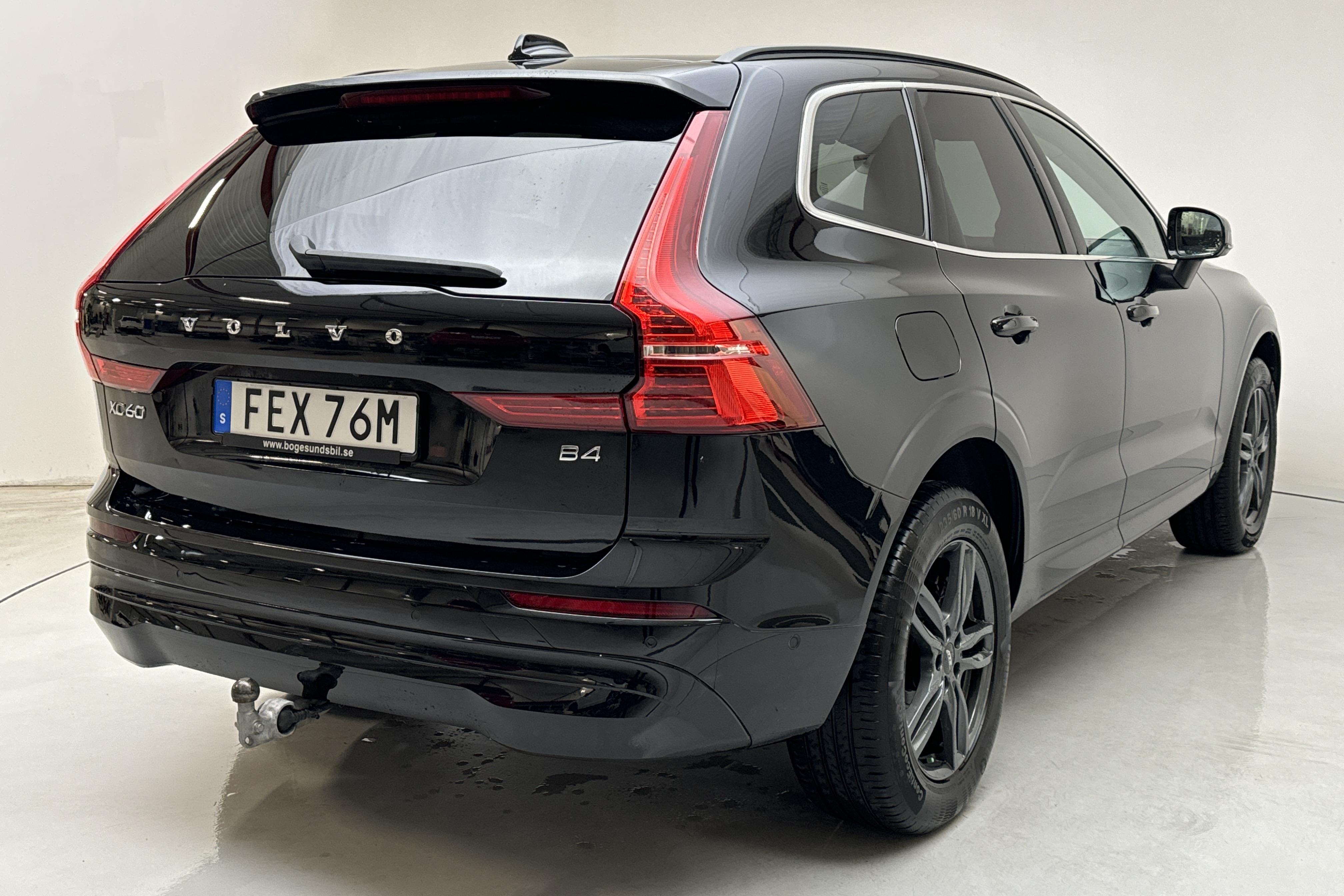 Volvo XC60 B4 2WD Mildhybrid, Diesel (197hk) - 28 040 km - Automatyczna - czarny - 2022