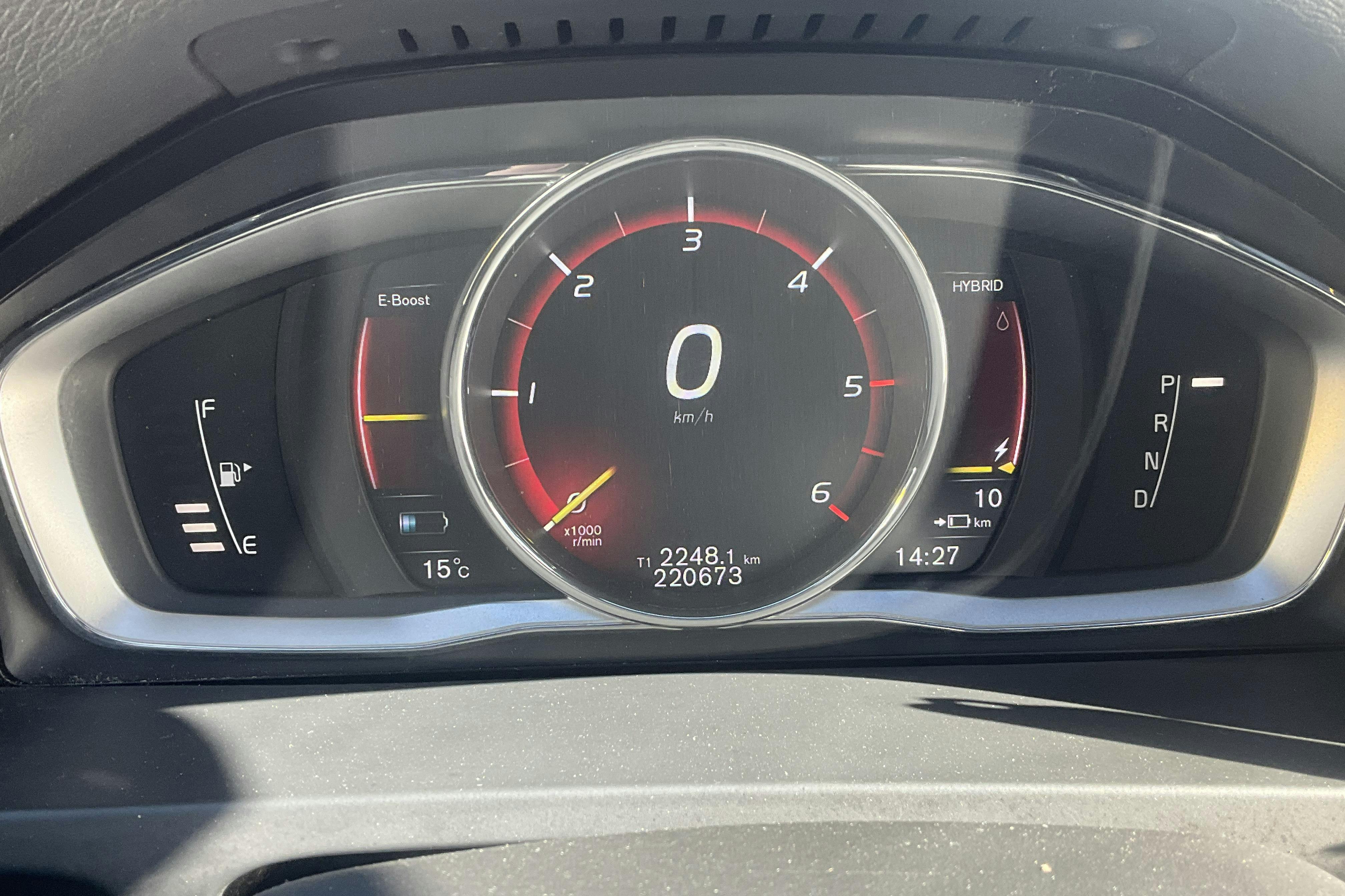 Volvo V60 D5 AWD Twin Engine (163hk) - 220 680 km - Automatyczna - czerwony - 2017