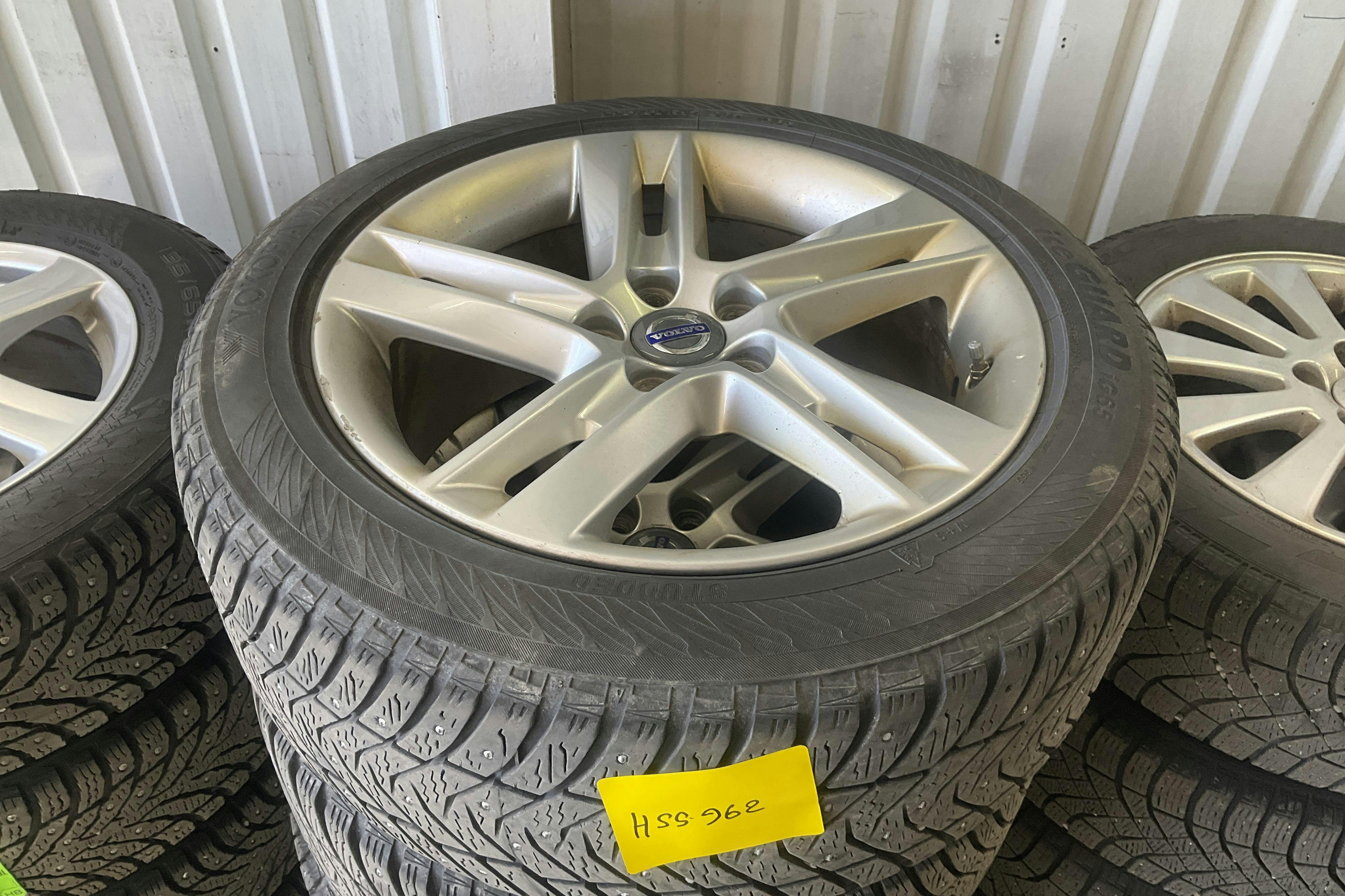 Volvo V60 D5 AWD Twin Engine (163hk) - 220 680 km - Automatyczna - czerwony - 2017