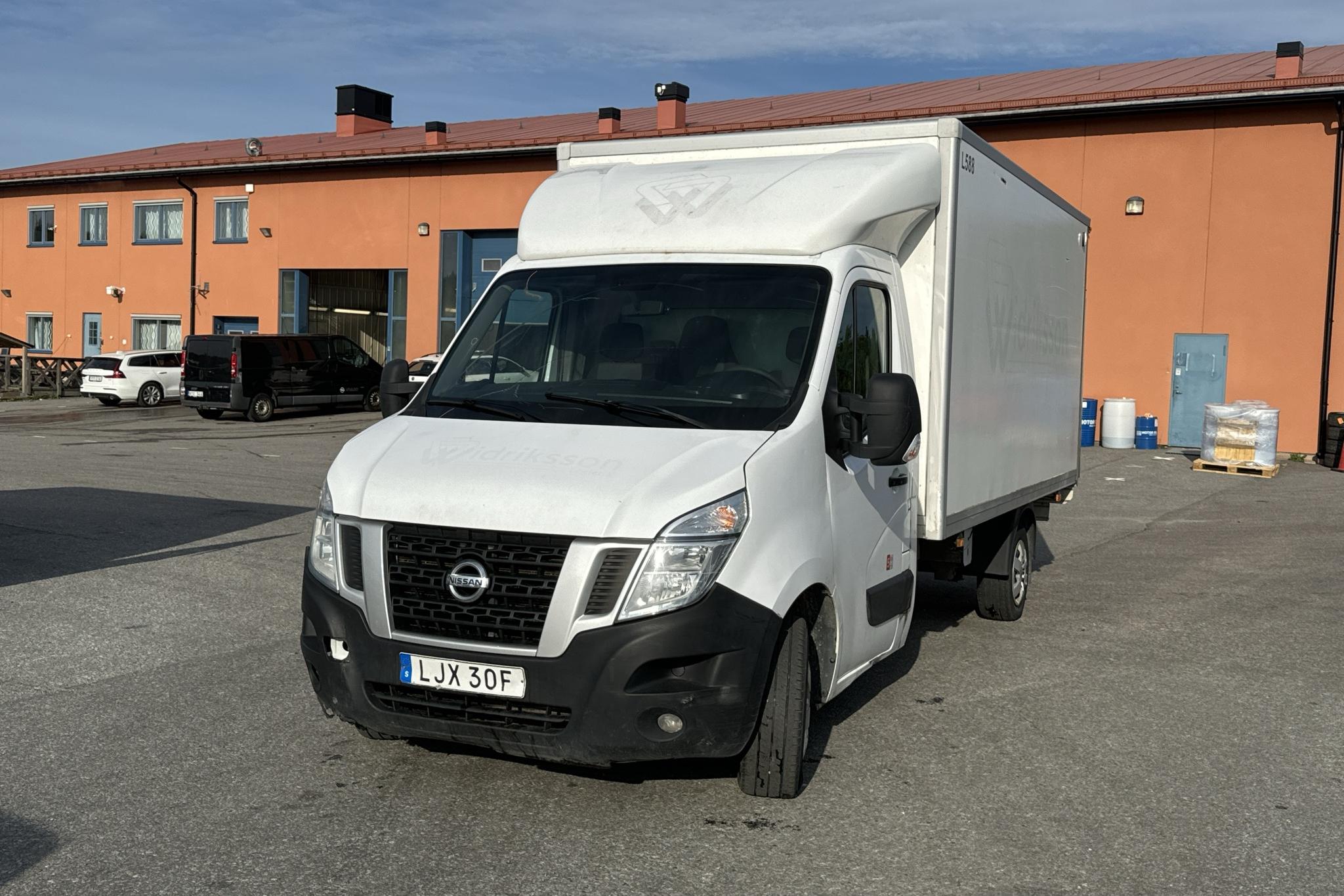 Nissan NV400 2.3 dCi Volymskåp (170hk) - 25 547 mil - Manuell - vit - 2019