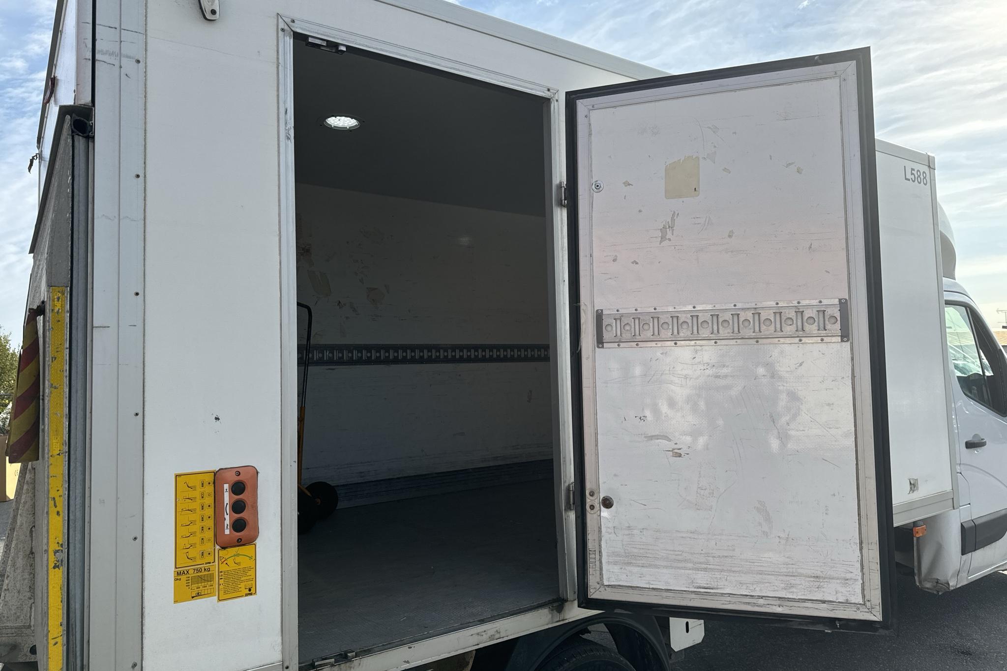 Nissan NV400 2.3 dCi Volymskåp (170hk) - 255 470 km - Käsitsi - valge - 2019