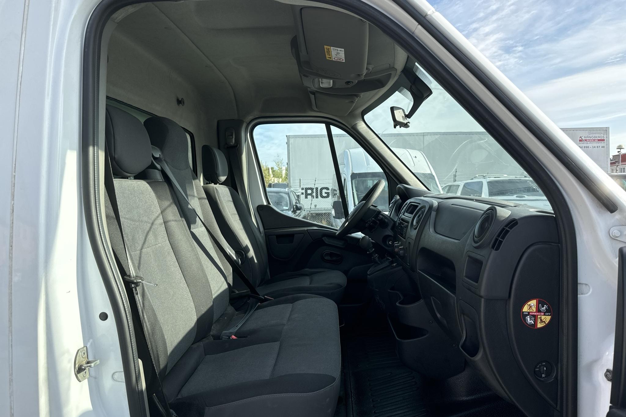 Nissan NV400 2.3 dCi Volymskåp (170hk) - 255 470 km - Manualna - biały - 2019