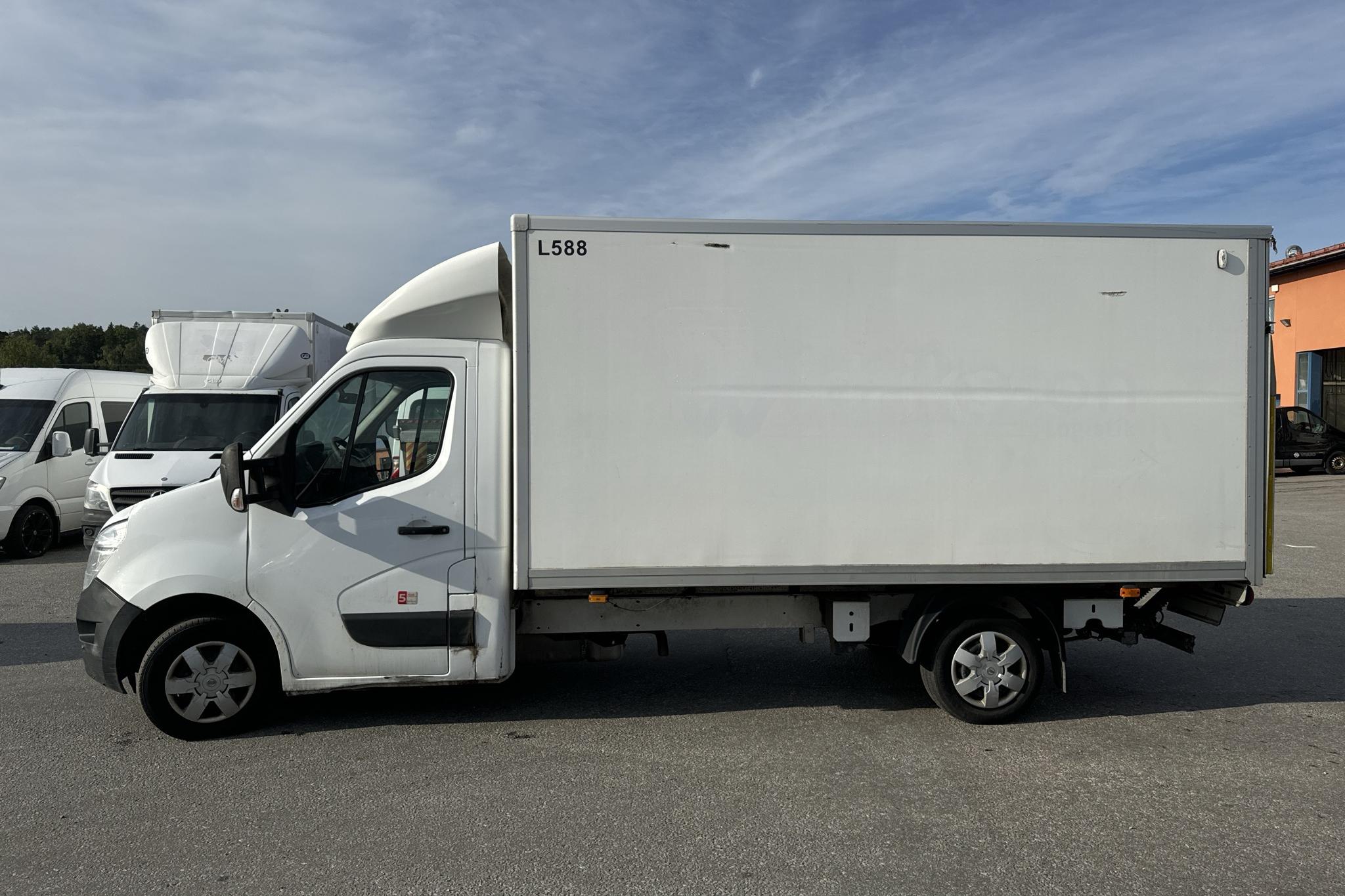 Nissan NV400 2.3 dCi Volymskåp (170hk) - 255 470 km - Manualna - biały - 2019