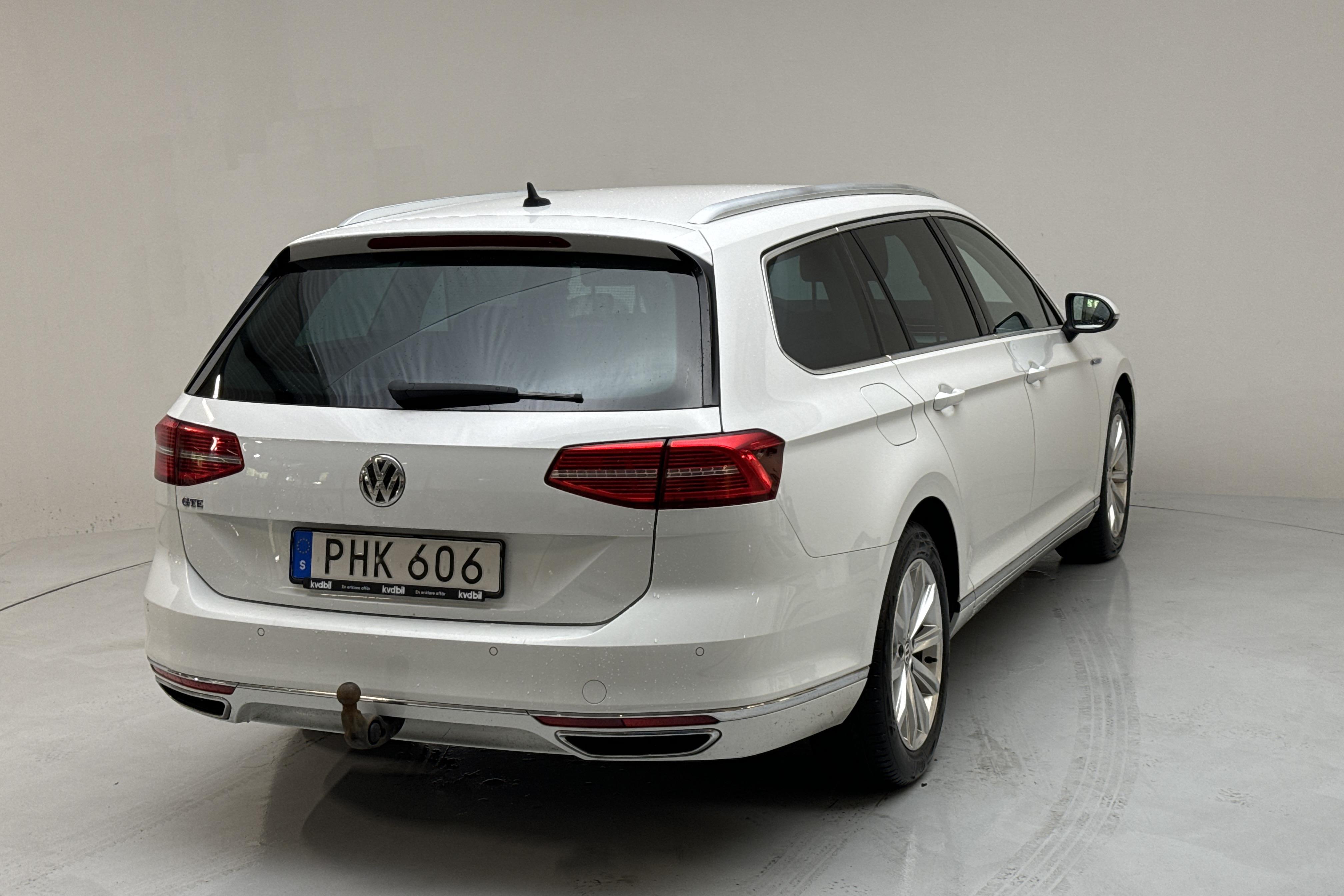 VW Passat 1.4 Plug-in-Hybrid Sportscombi (218hk) - 184 370 km - Automaatne - valge - 2017