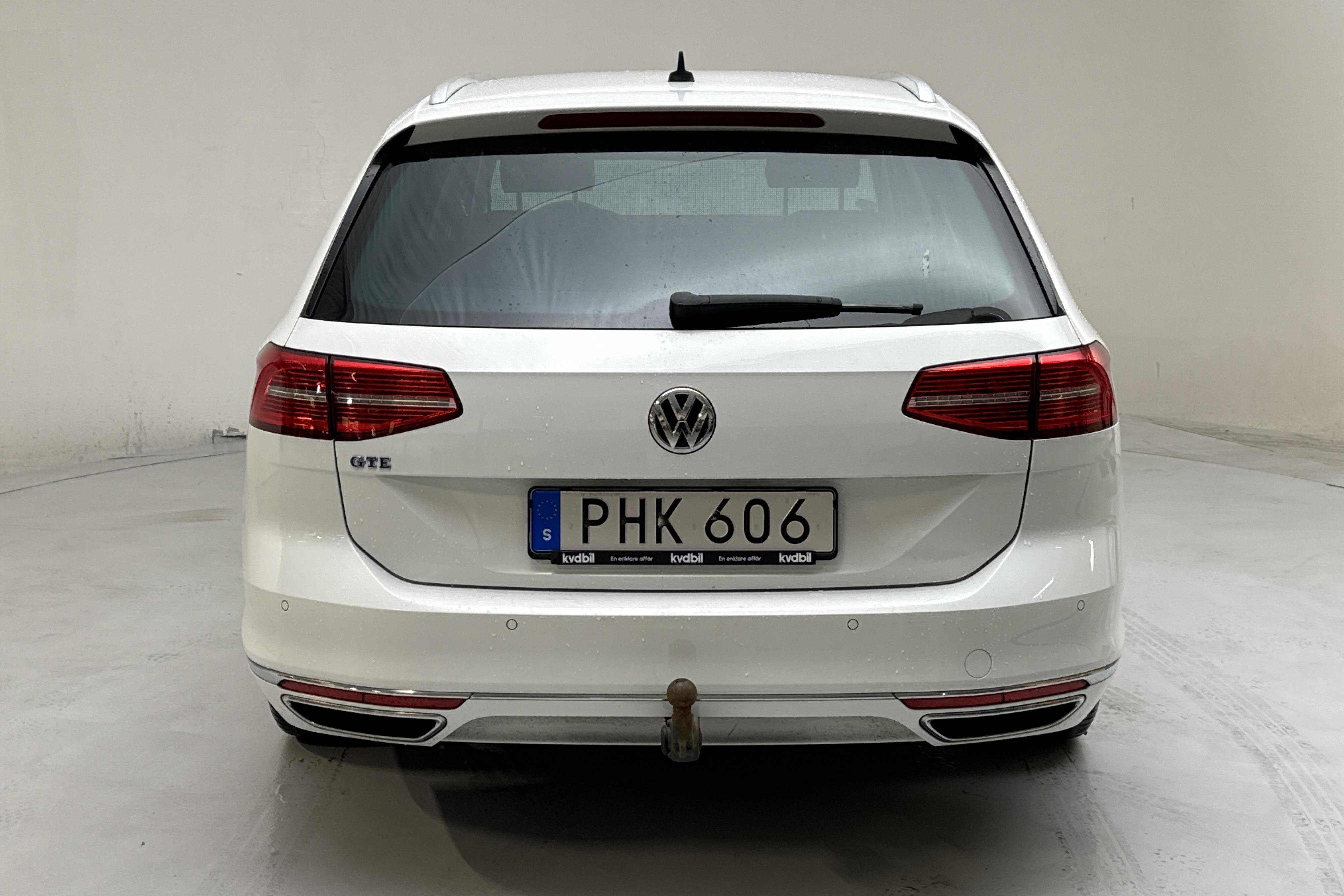 VW Passat 1.4 Plug-in-Hybrid Sportscombi (218hk) - 184 370 km - Automatic - white - 2017