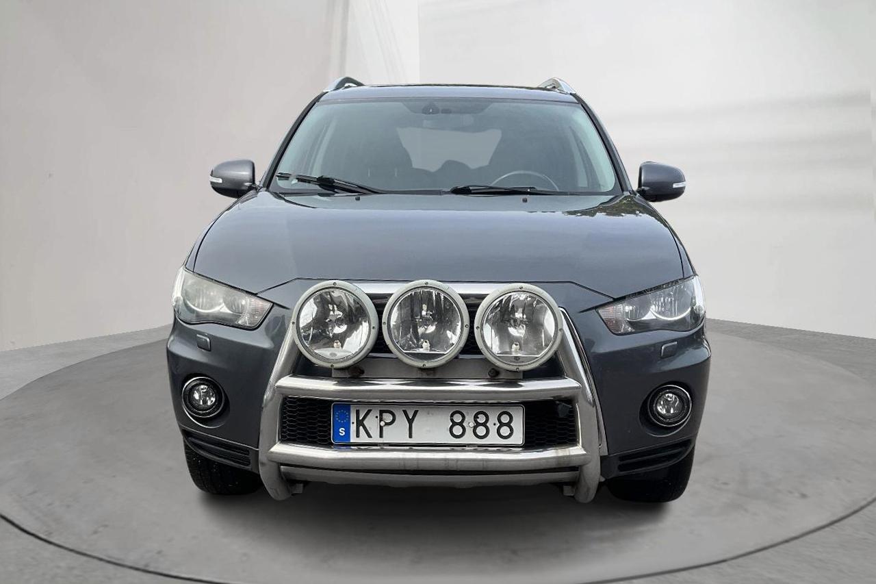 Mitsubishi Outlander 2.2 Di-D (156hk) - 131 410 km - Automaattinen - harmaa - 2010