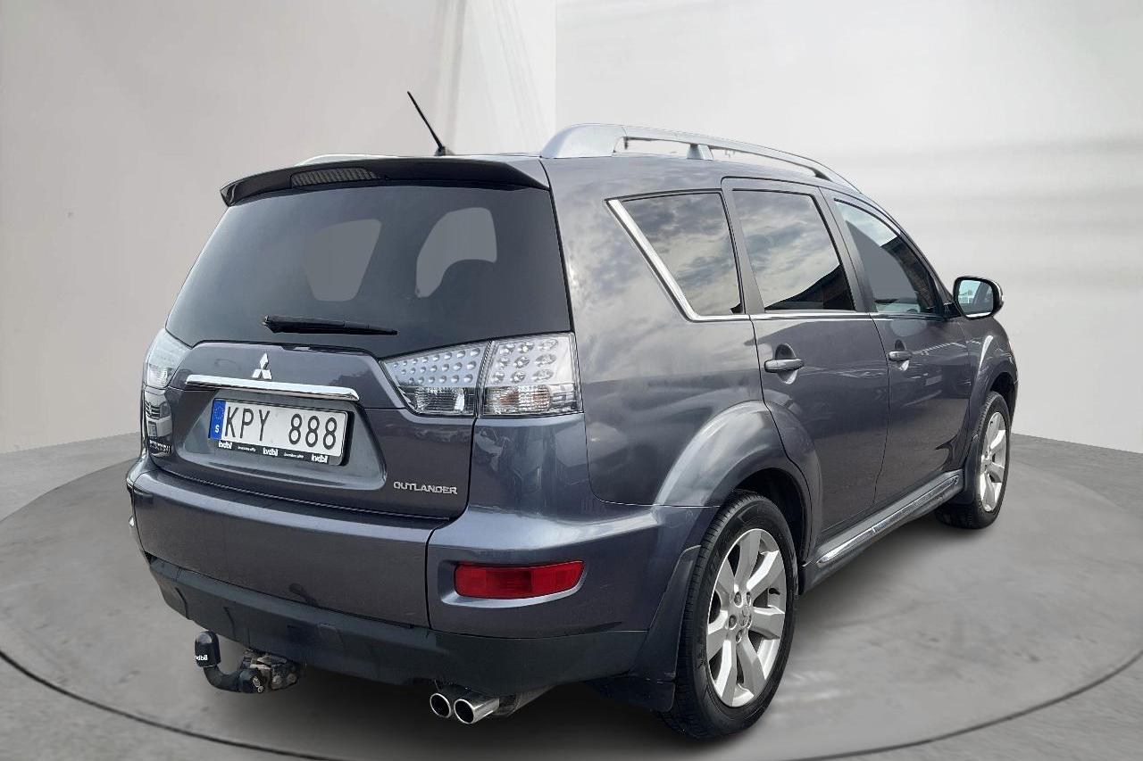 Mitsubishi Outlander 2.2 Di-D (156hk) - 131 410 km - Automaattinen - harmaa - 2010