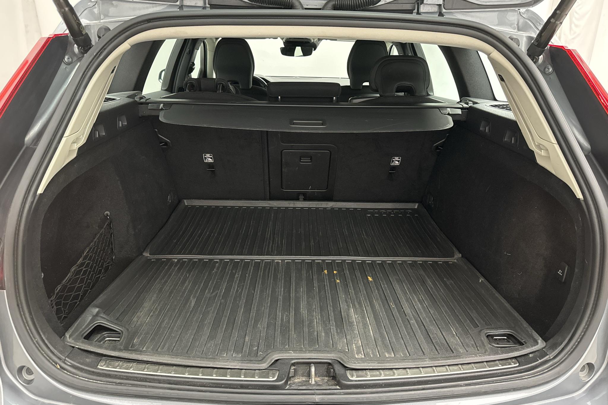 Volvo V60 T6 AWD Twin Engine (340hk) - 11 238 mil - Automat - grå - 2021