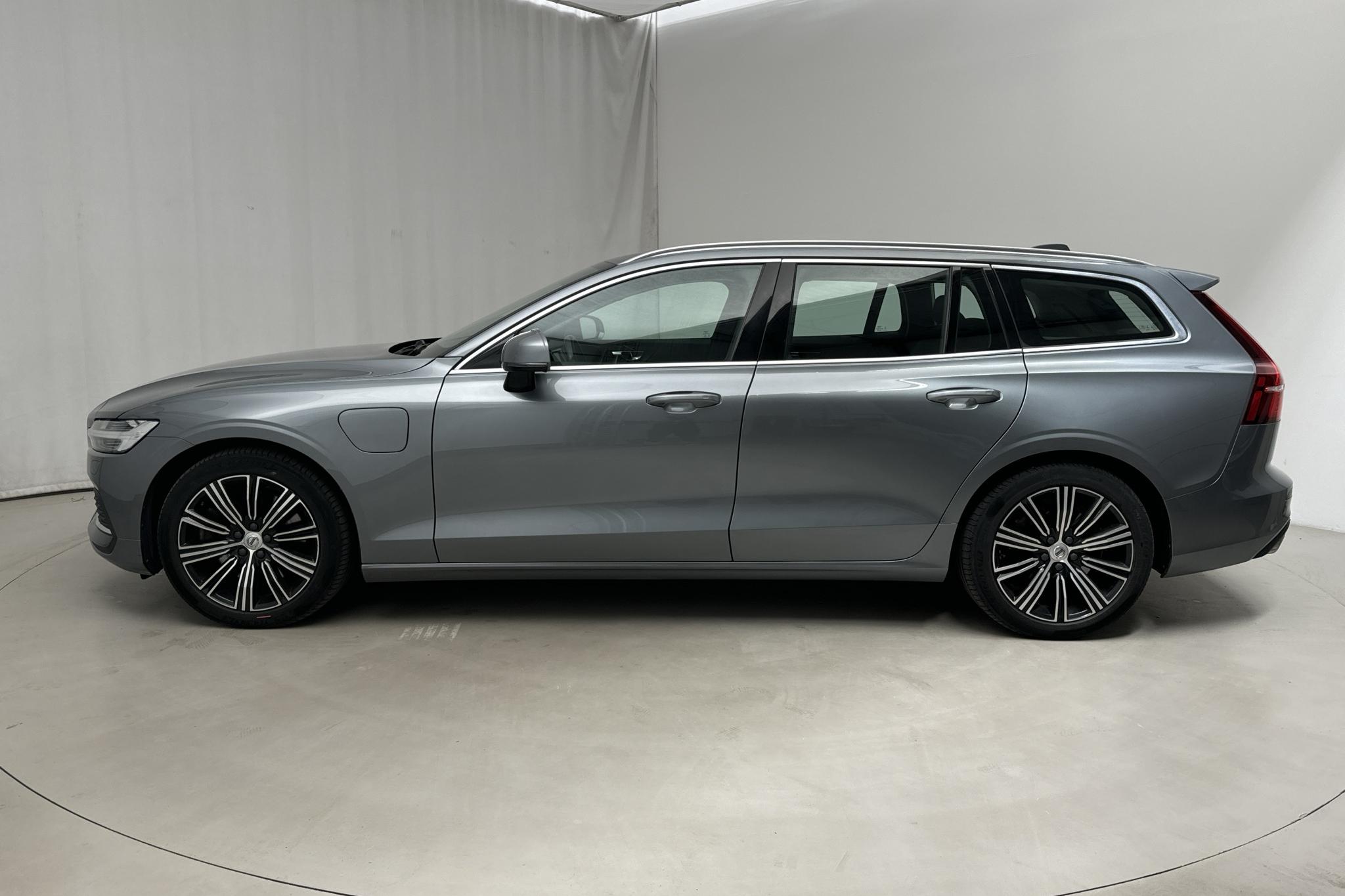 Volvo V60 T6 AWD Twin Engine (340hk) - 112 380 km - Automaattinen - harmaa - 2021