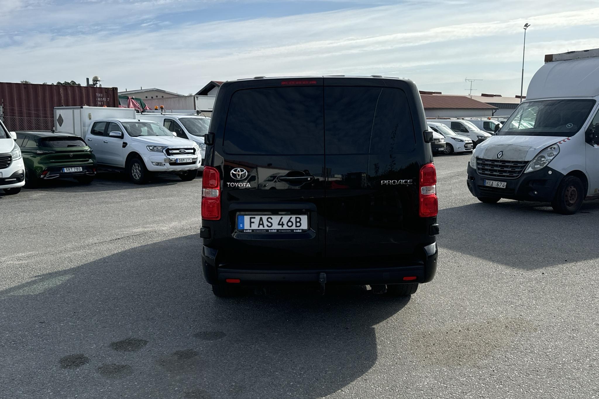 Toyota PROACE 2.0D - 99 110 km - Automaatne - must - 2019