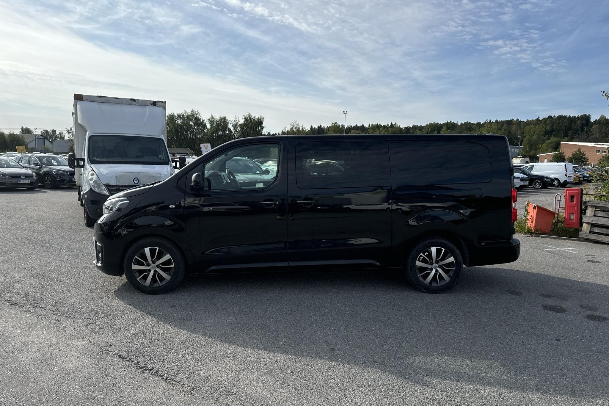 Toyota PROACE 2.0D - 99 110 km - Automaattinen - musta - 2019