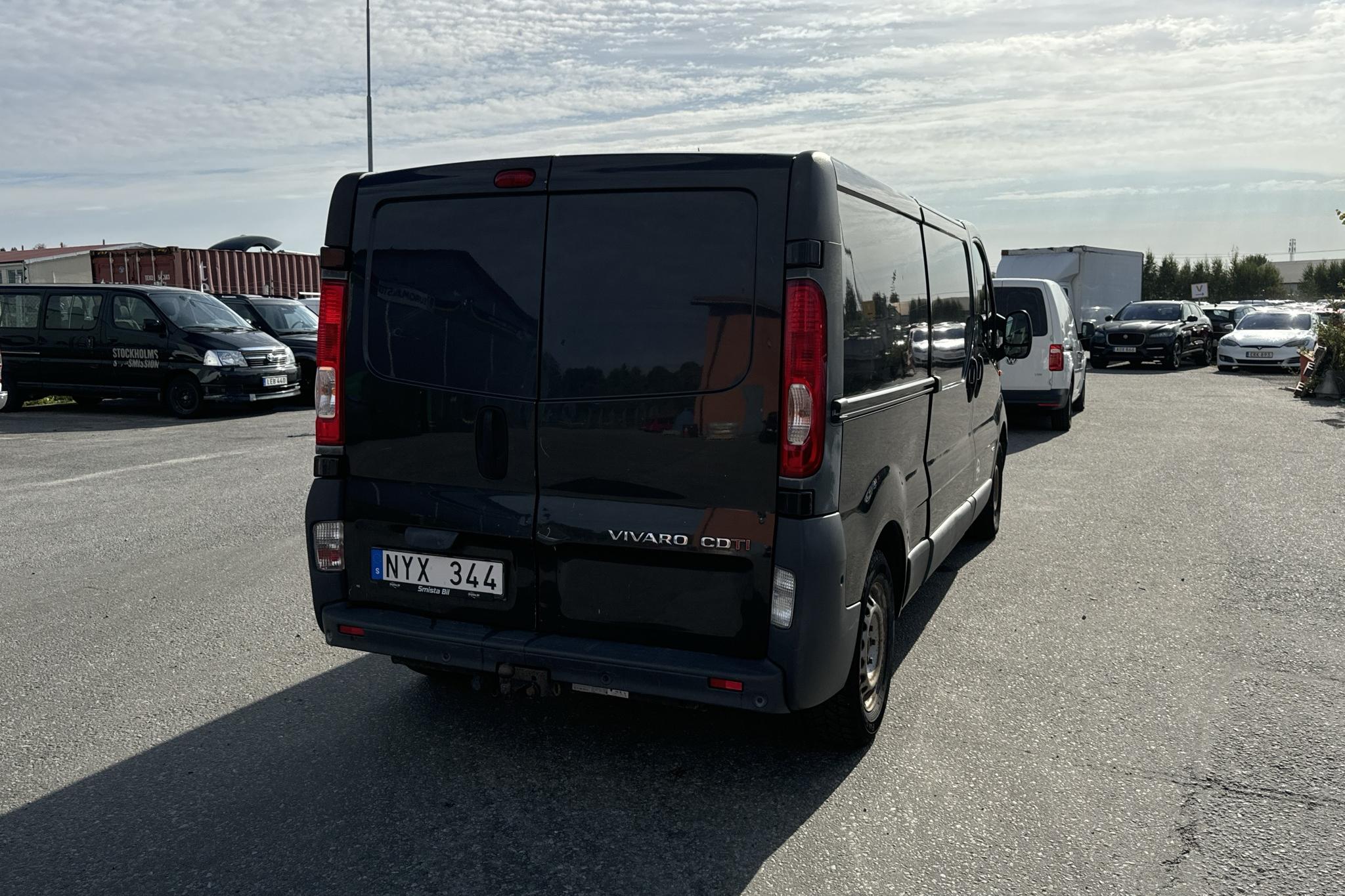 Opel Vivaro 2.0 CDTI (114hk) - 153 450 km - Käsitsi - must - 2013